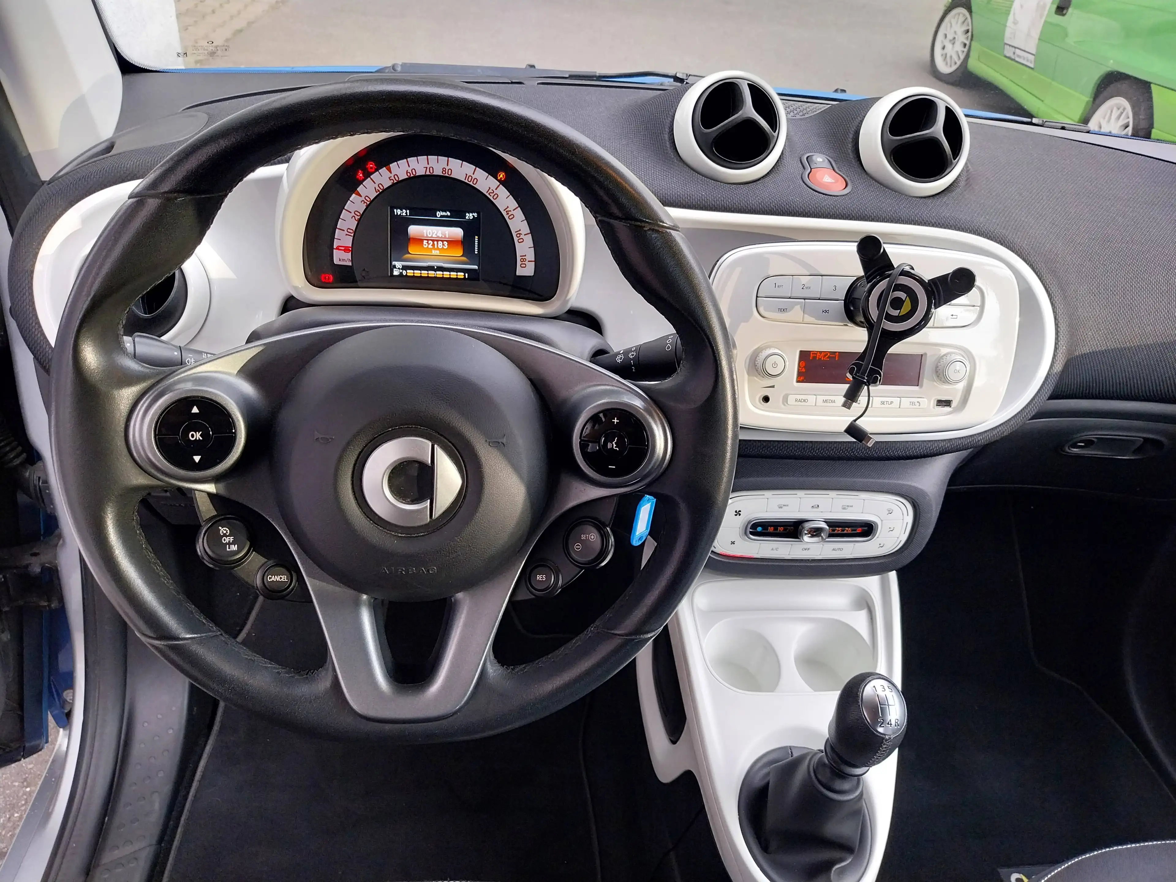 smart forTwo Passion 90PS | 52TKM | Pano | SHZ | Tempomat — photo 15