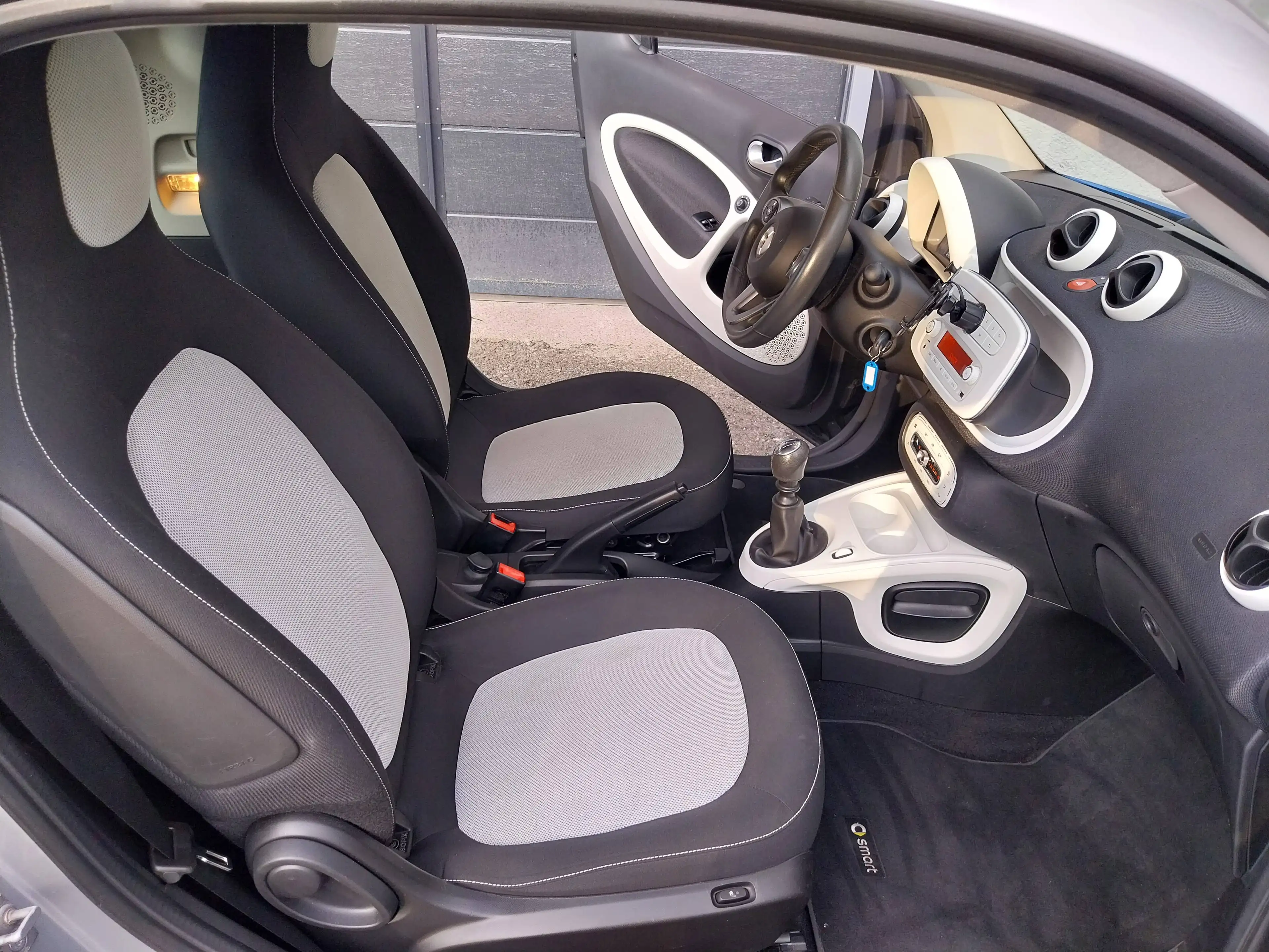 smart forTwo Passion 90PS | 52TKM | Pano | SHZ | Tempomat — photo 12