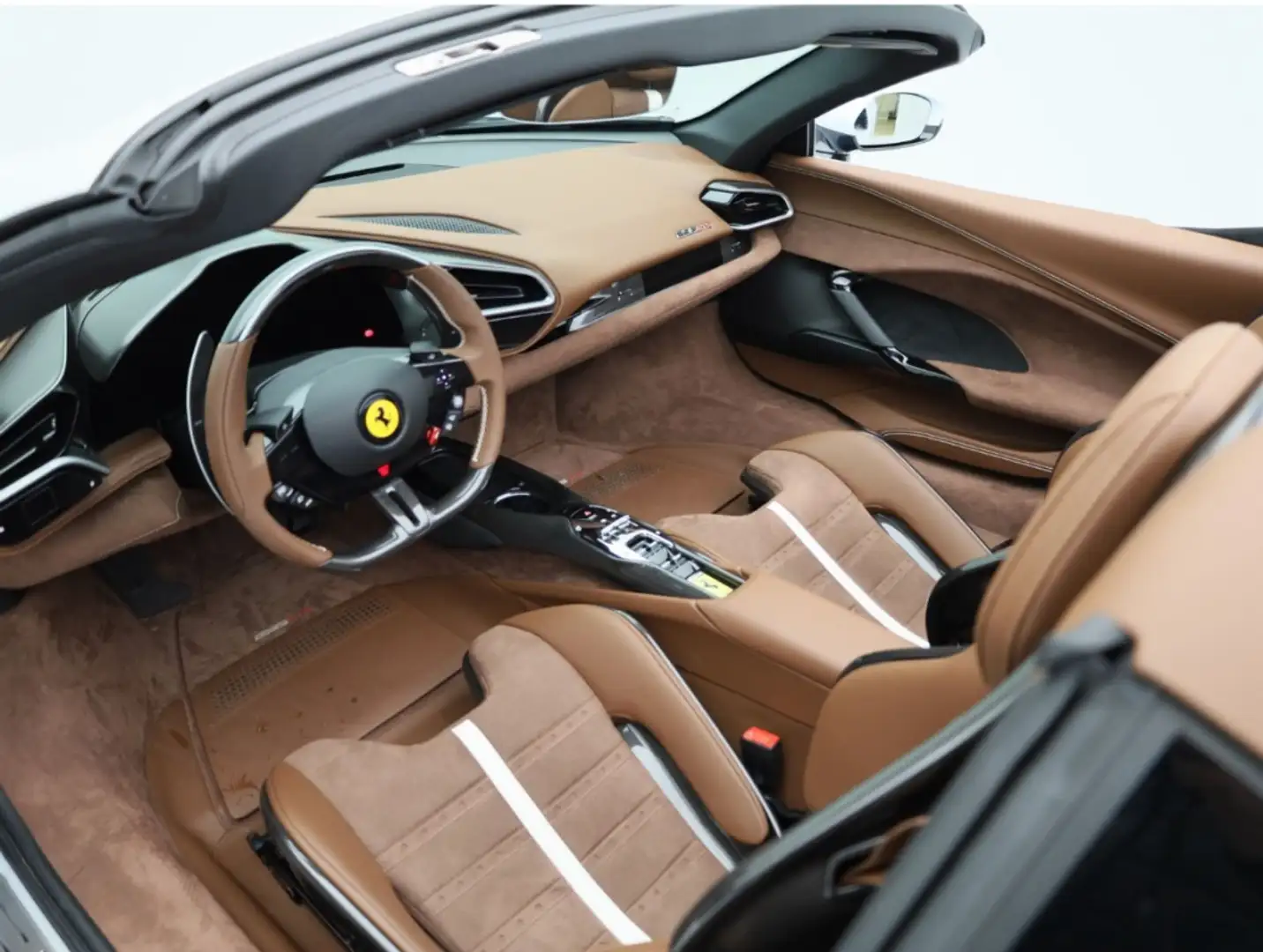 Ferrari 296 GTB Bílá - 2