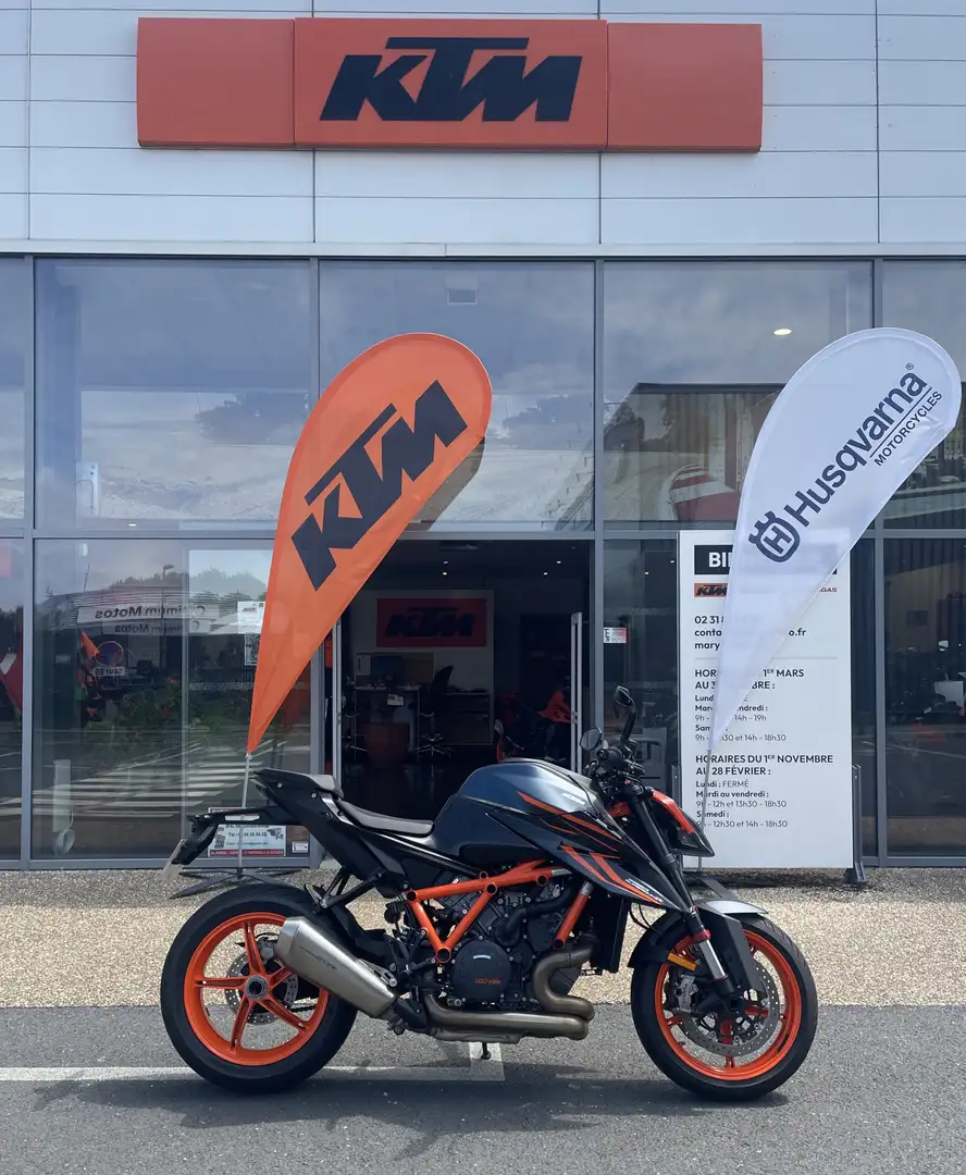 KTM 1290 Super Duke R - 1