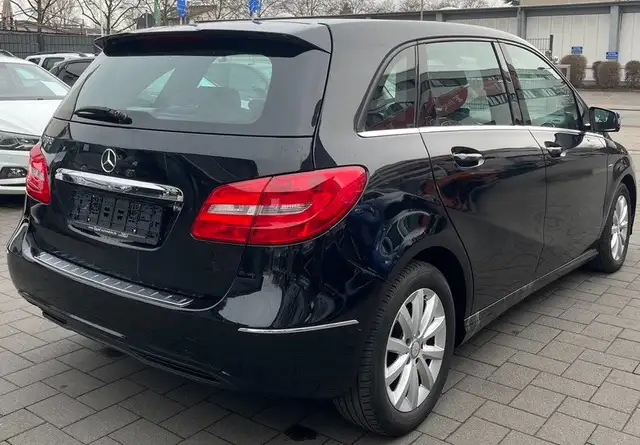 Mercedes-Benz B 180 B 180 (TÜV AU Neu) 1-hand  Vollleder/Top zustan