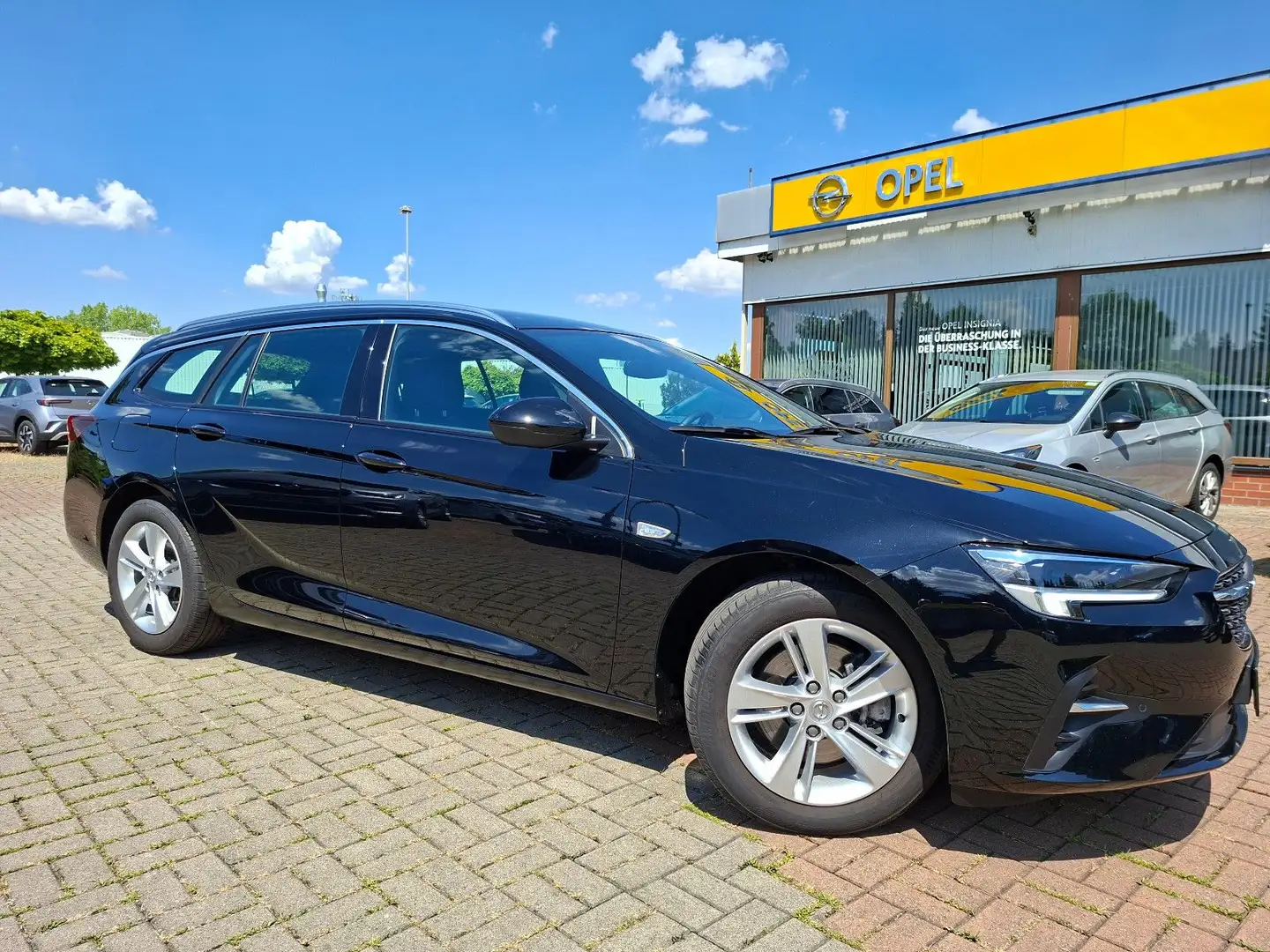 Opel Insignia B ST Elegance AT +MATRIX-LED+NAVI+FSHZ+ Zwart - 1