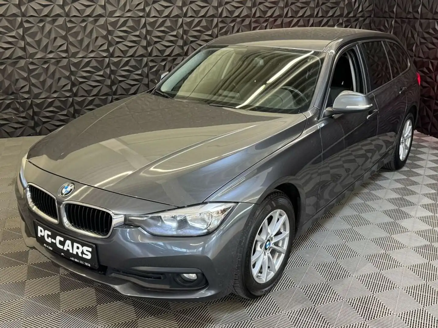 BMW 318 d Touring Aut. Gris - 1