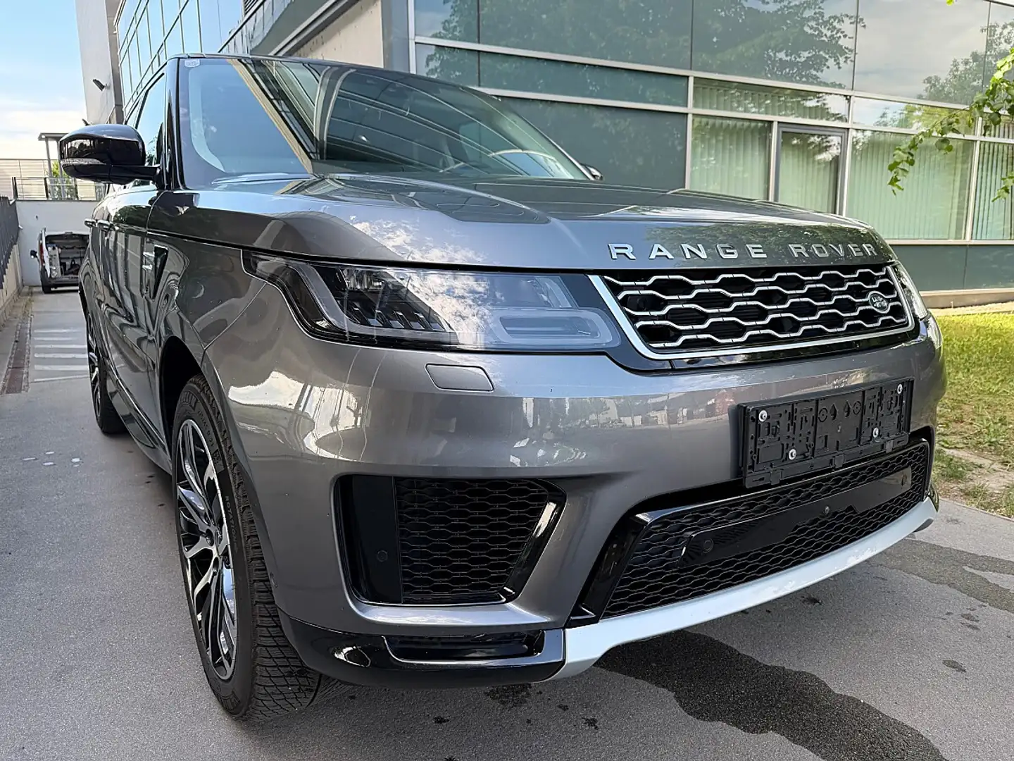 Land Rover Range Rover Sport 3,0 SDV6 HSE Aut. Grau - 1