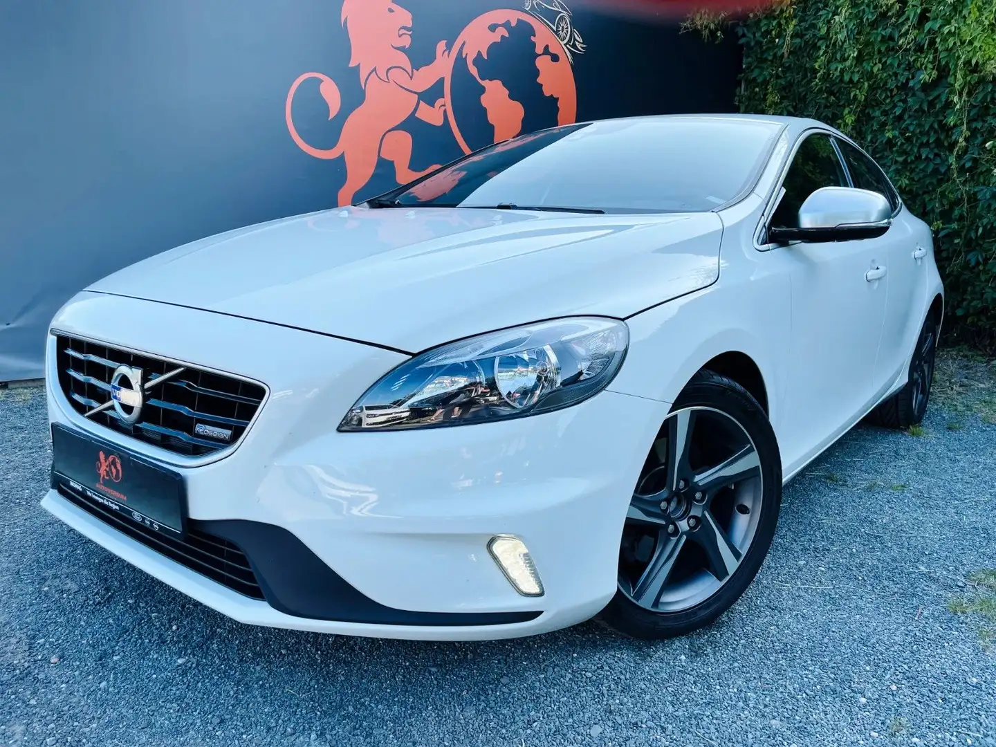Volvo V40 #1.HAND#TÜV#SCHECKHEFT#R-DESIGN#TOP-AUSTT. Weiß - 2