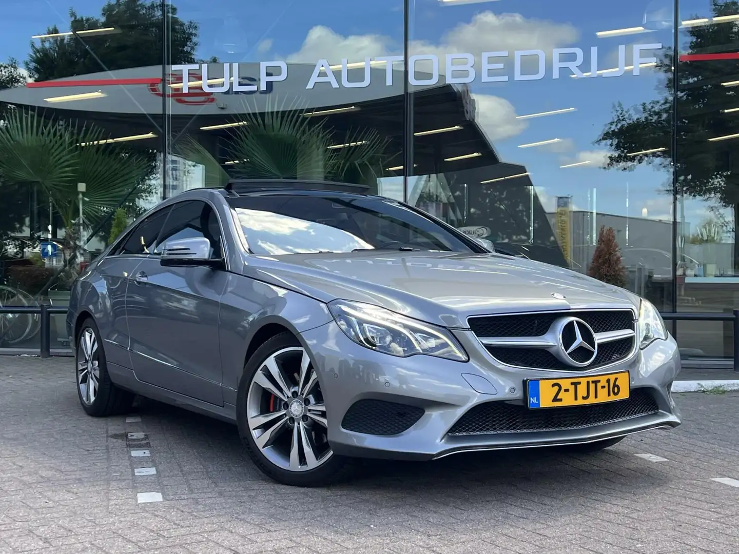 Mercedes-Benz E-klasse Coupé Ambition Automaat Pano 18" LMV NAP Gris - 2
