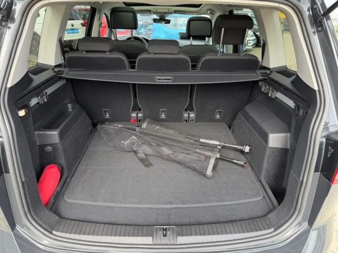 Volkswagen Touran 1.5 TSI DSG Highline Navi,AHK,Pano,Black 16
