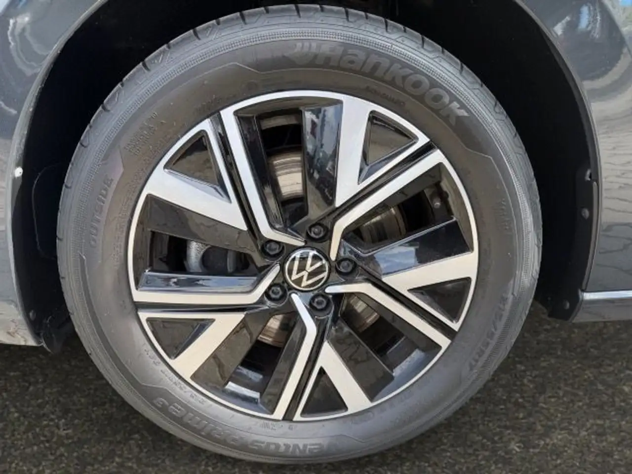 Volkswagen Touran 1.5 TSI DSG Highline Navi,AHK,Pano,Black 14