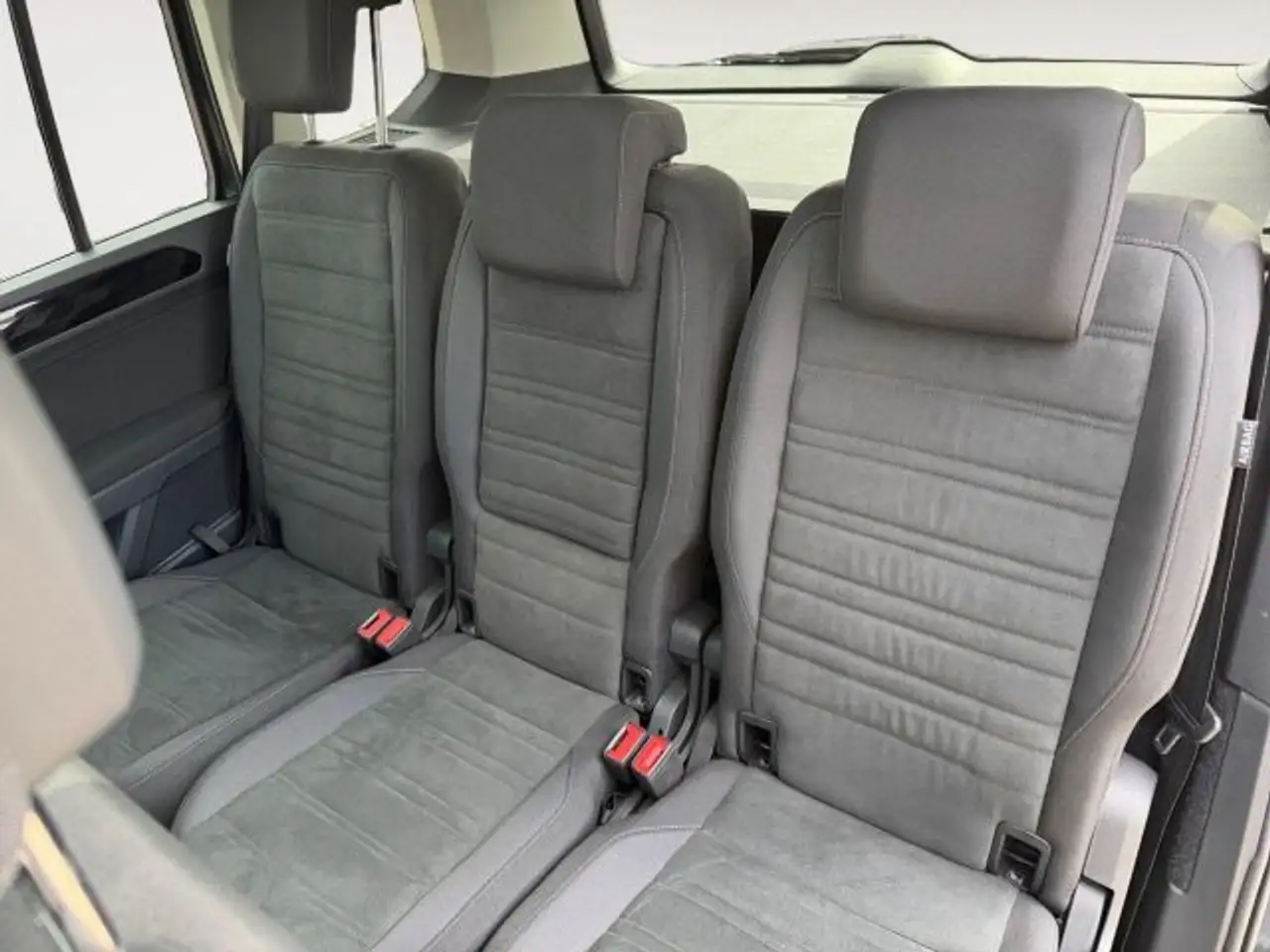 Volkswagen Touran 1.5 TSI DSG Highline Navi,AHK,Pano,Black 13