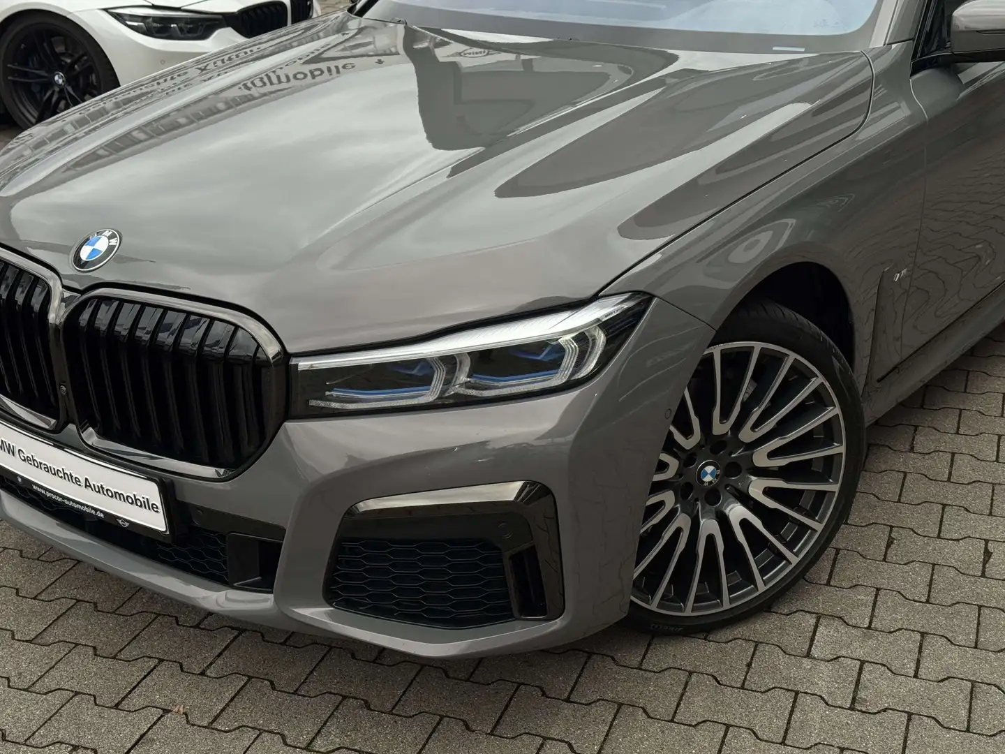 BMW 730 d xDrive M Sport Laser TV DA Prof PA+ Massage Grau - 2