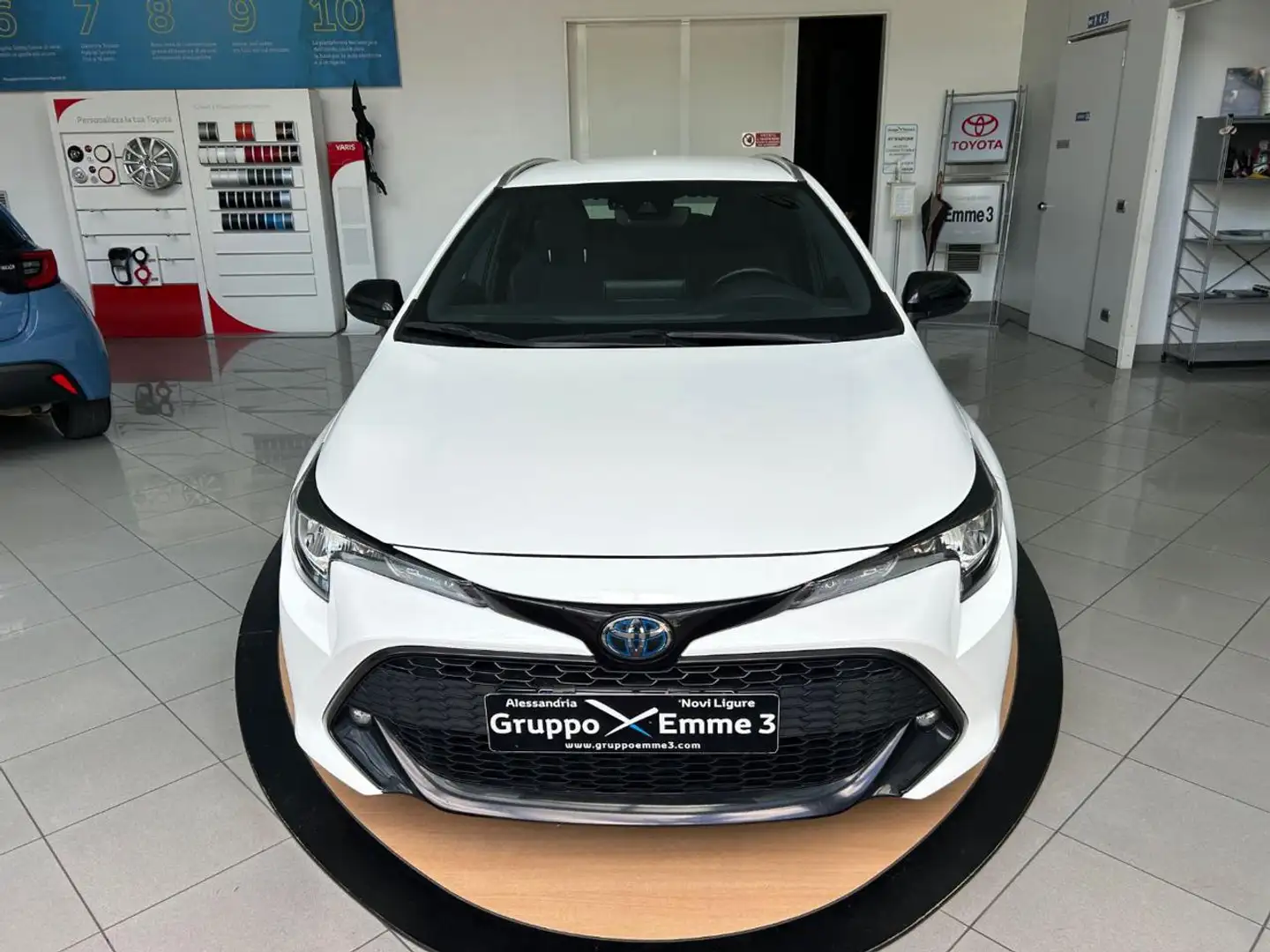 Toyota Corolla Touring Sports 1.8 Hybrid Active Bianco - 1
