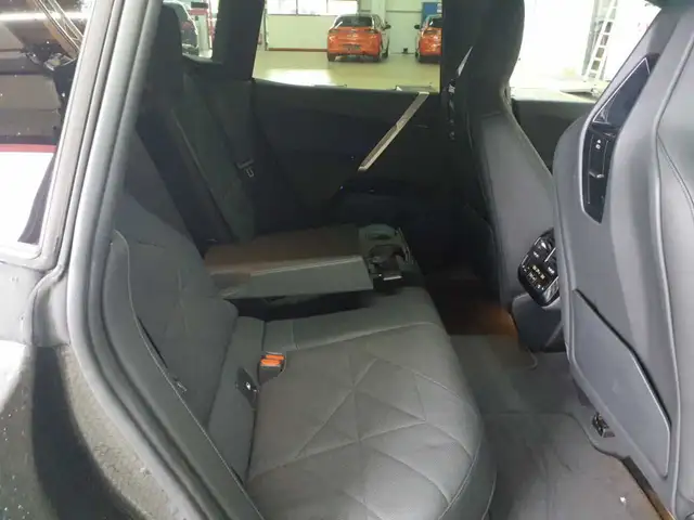BMW Ix view 13