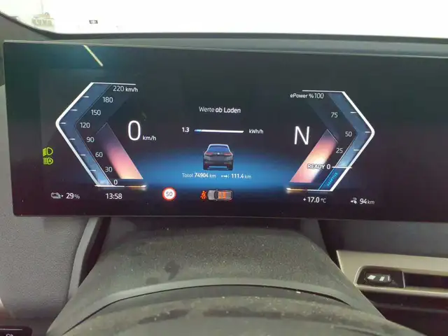 BMW Ix view 11