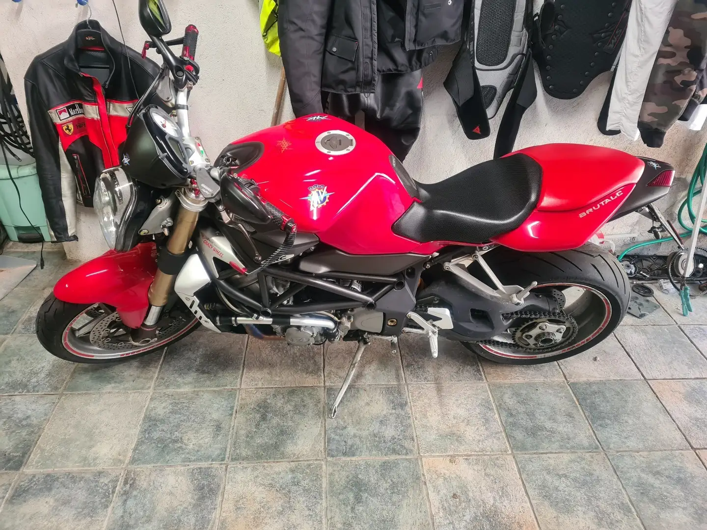 MV Agusta Brutale 750 Roşu - 2