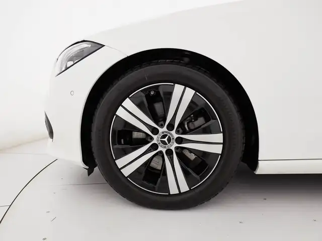 Mercedes-Benz C-Class view 7
