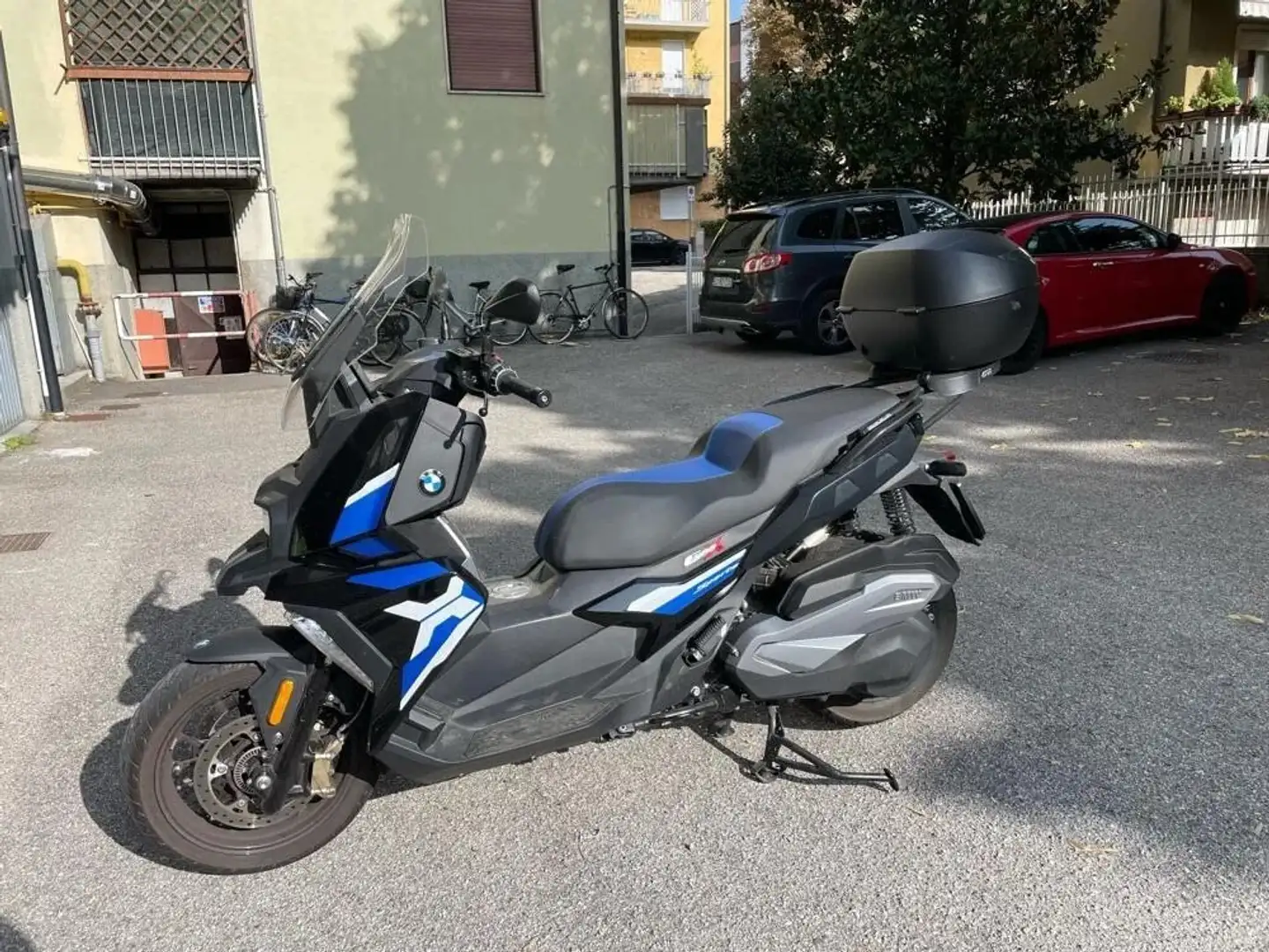 BMW C 400 X plava - 2