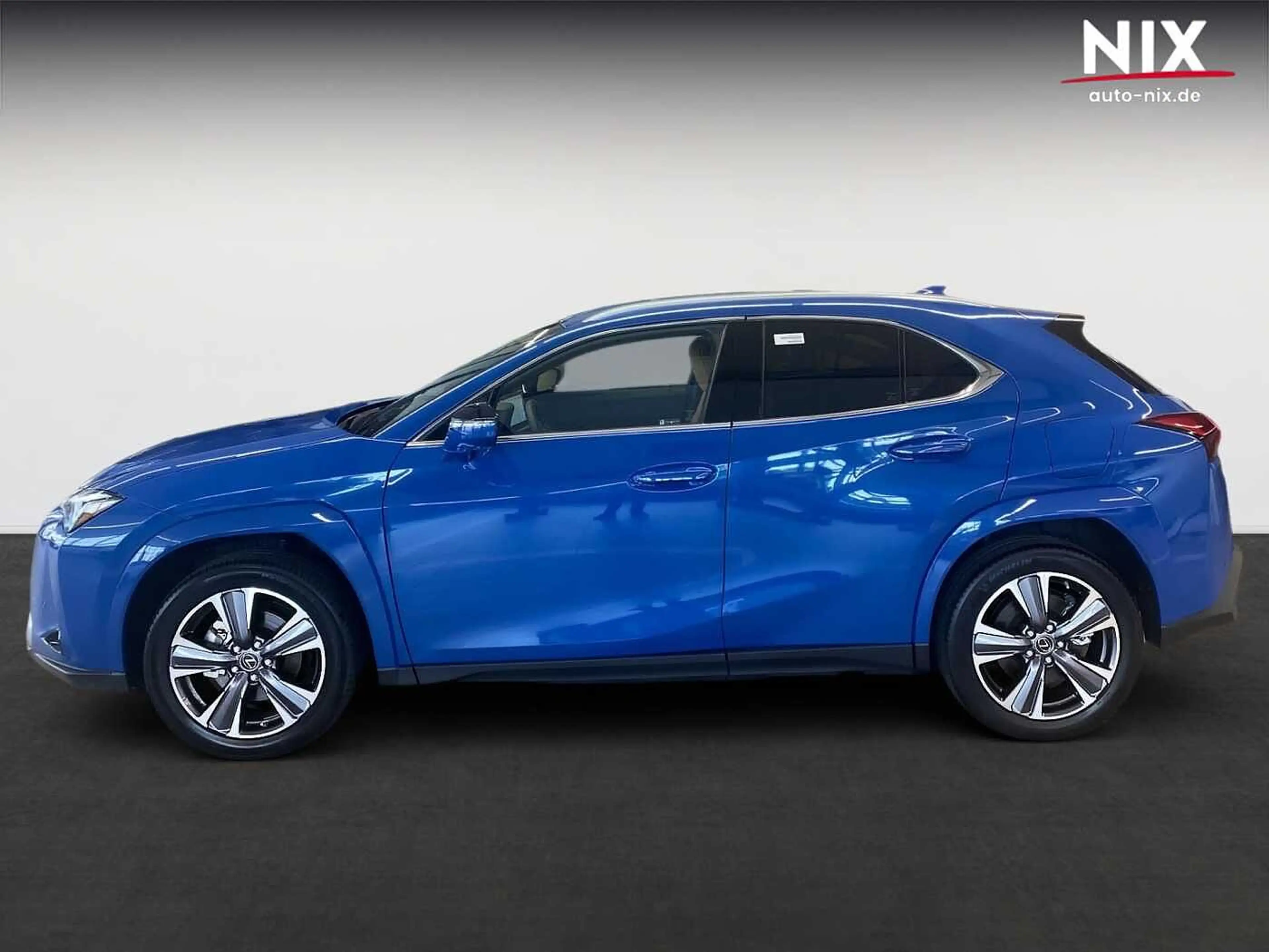 Lexus UX 300e Entry + Luxury-Paket + HUD — photo 6