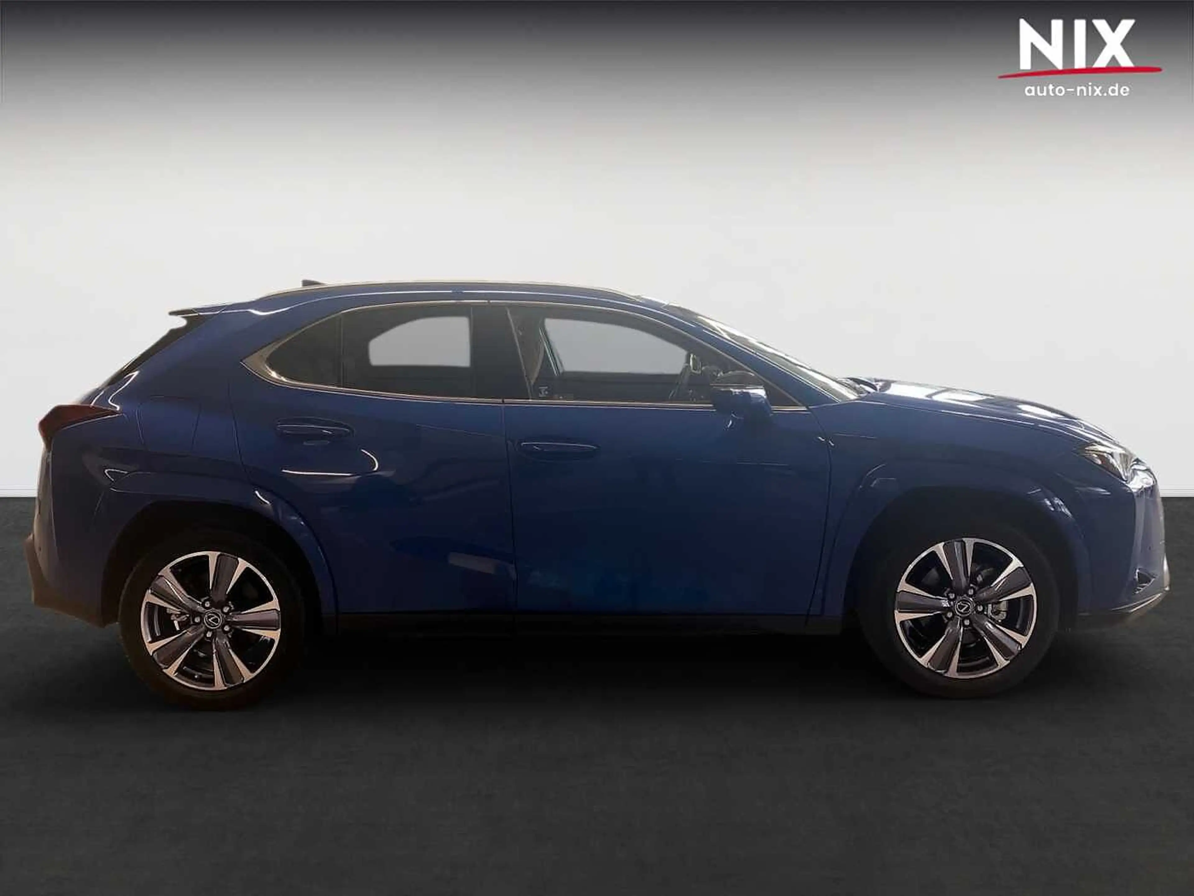 Lexus UX 300e Entry + Luxury-Paket + HUD — photo 3