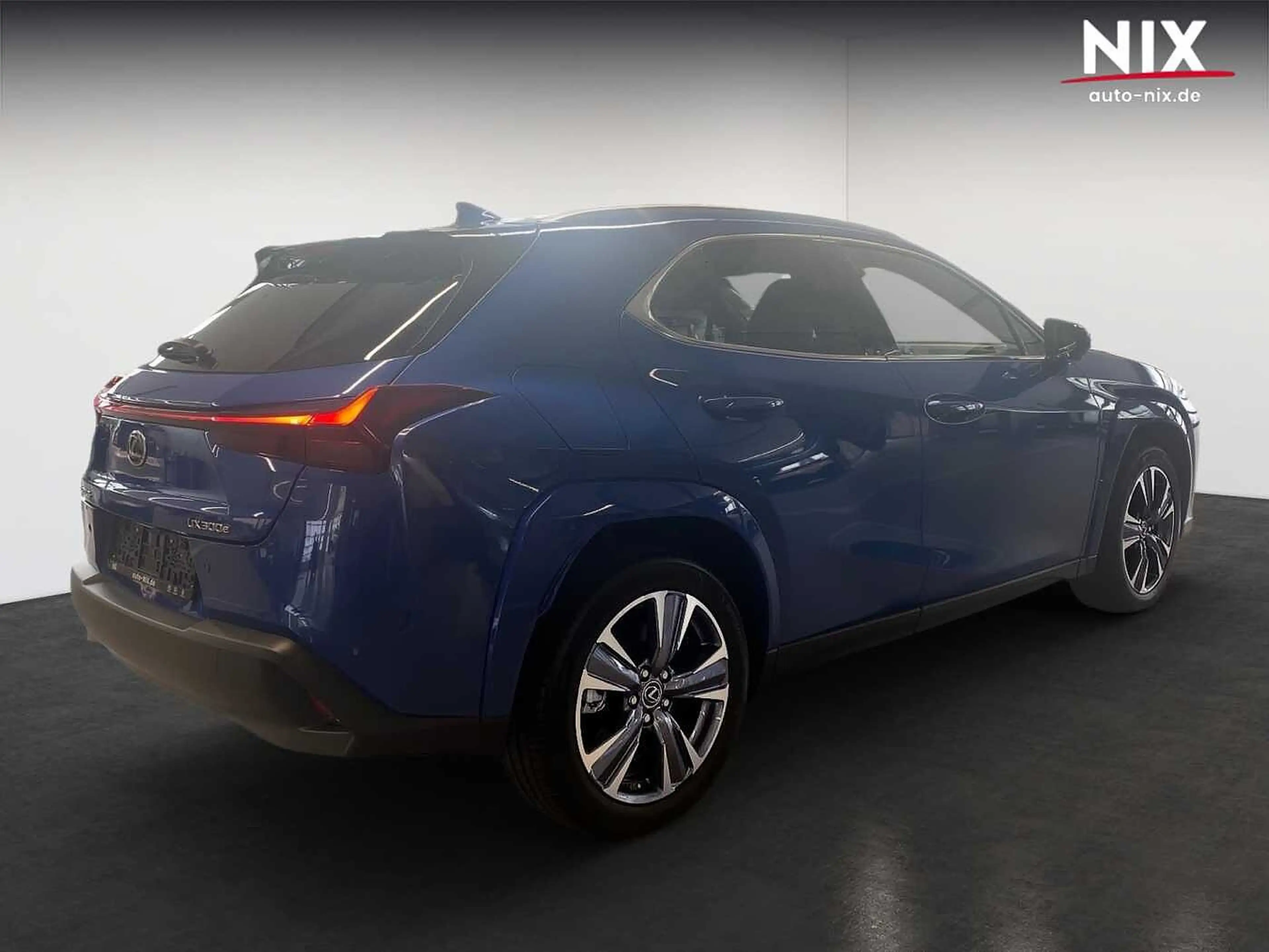 Lexus UX 300e Entry + Luxury-Paket + HUD — photo 4