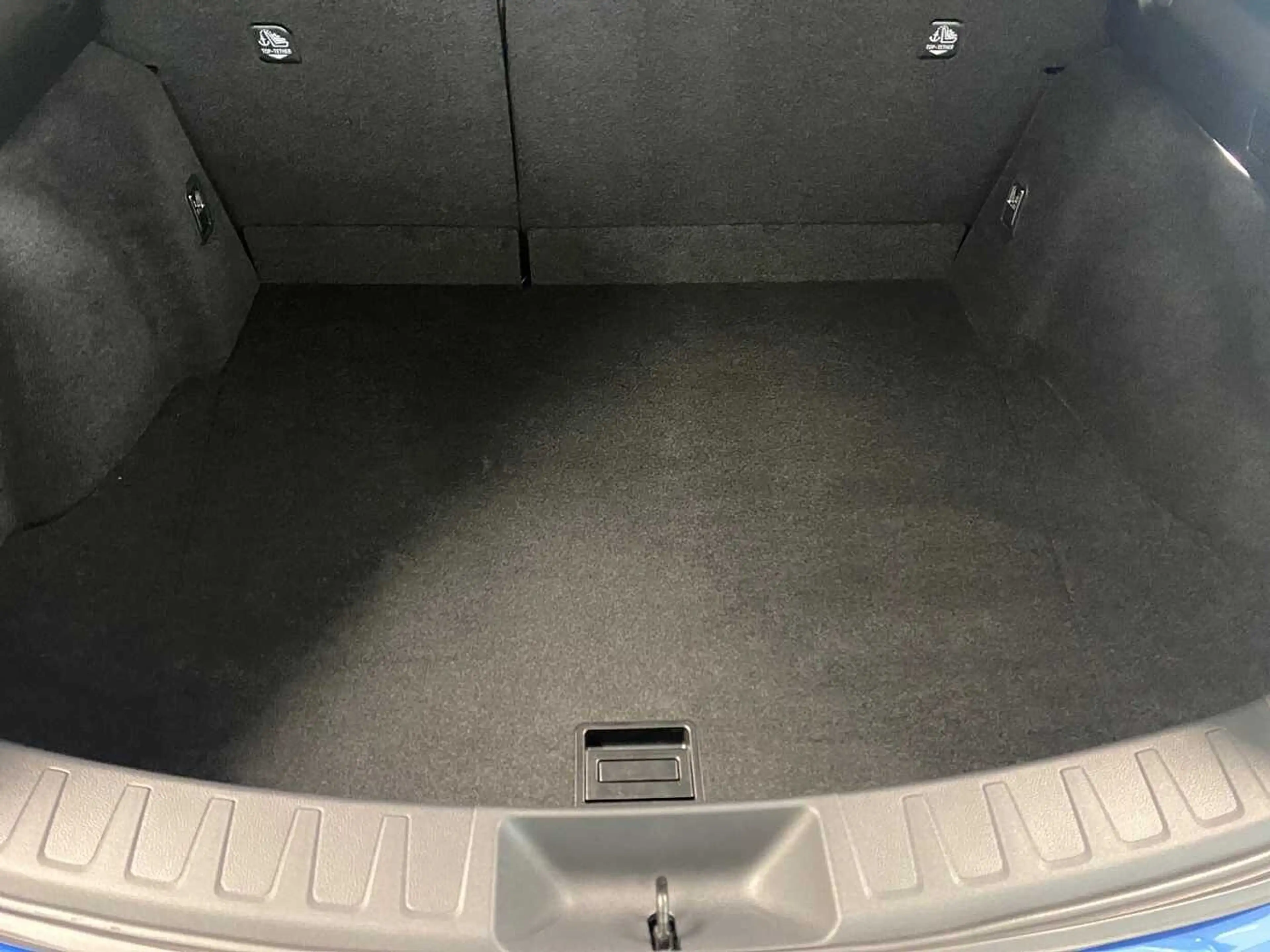 Lexus UX 300e Entry + Luxury-Paket + HUD — photo 9
