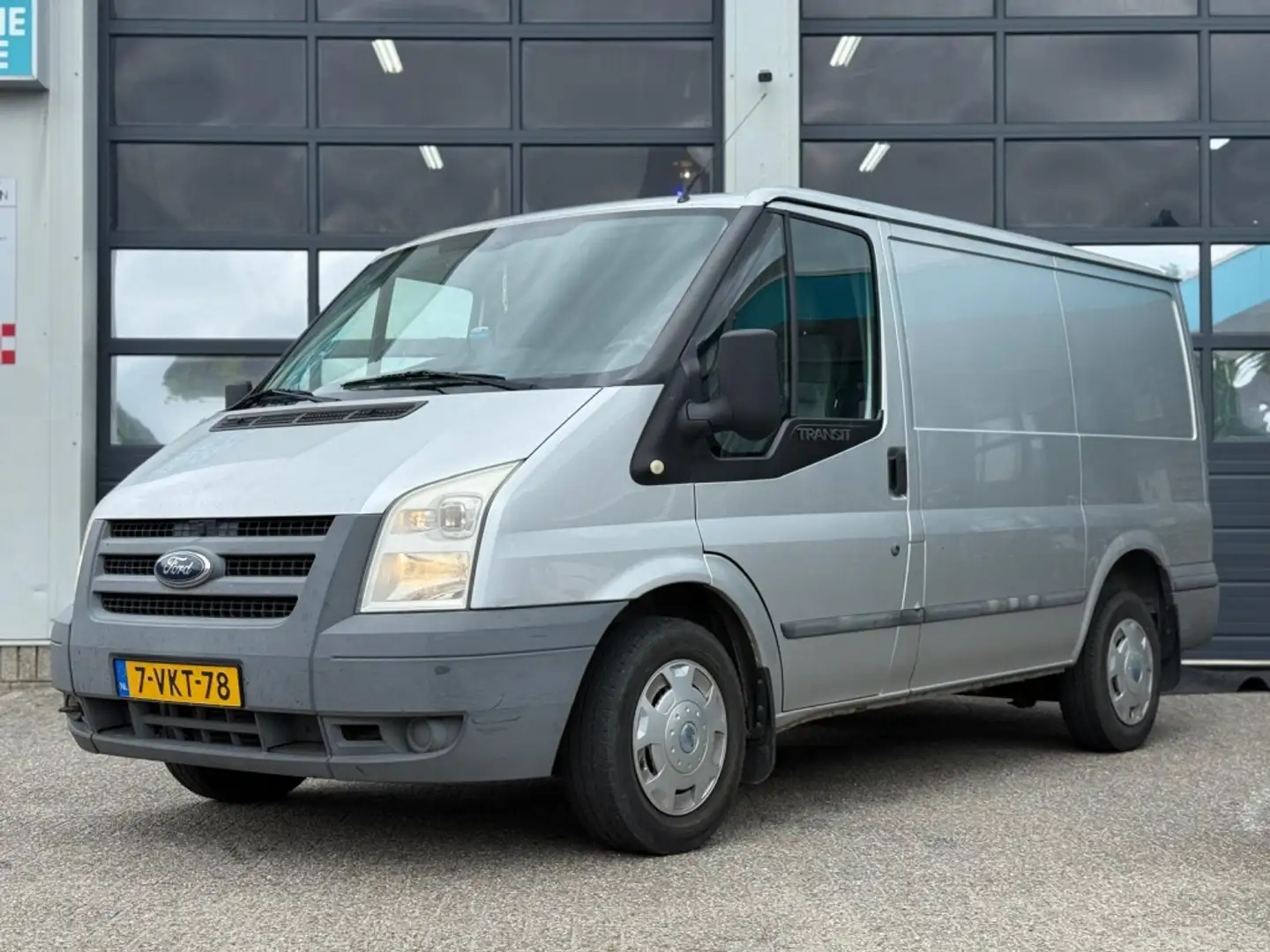 Ford Transit 260S 2.2 TDCI EconEd Grijs - 2