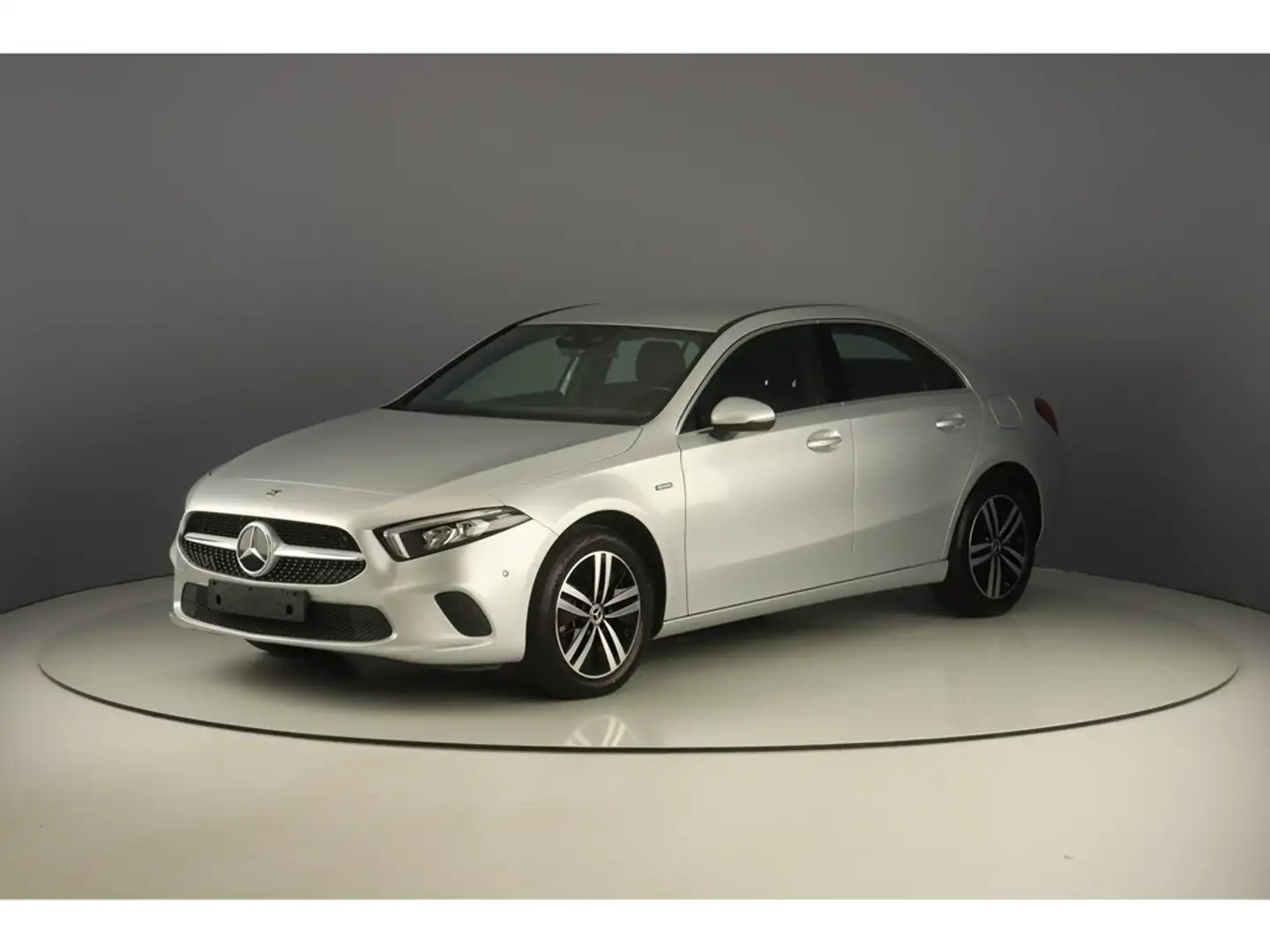 Mercedes-Benz A 250 e 218pk Pack Business Zilver - 1