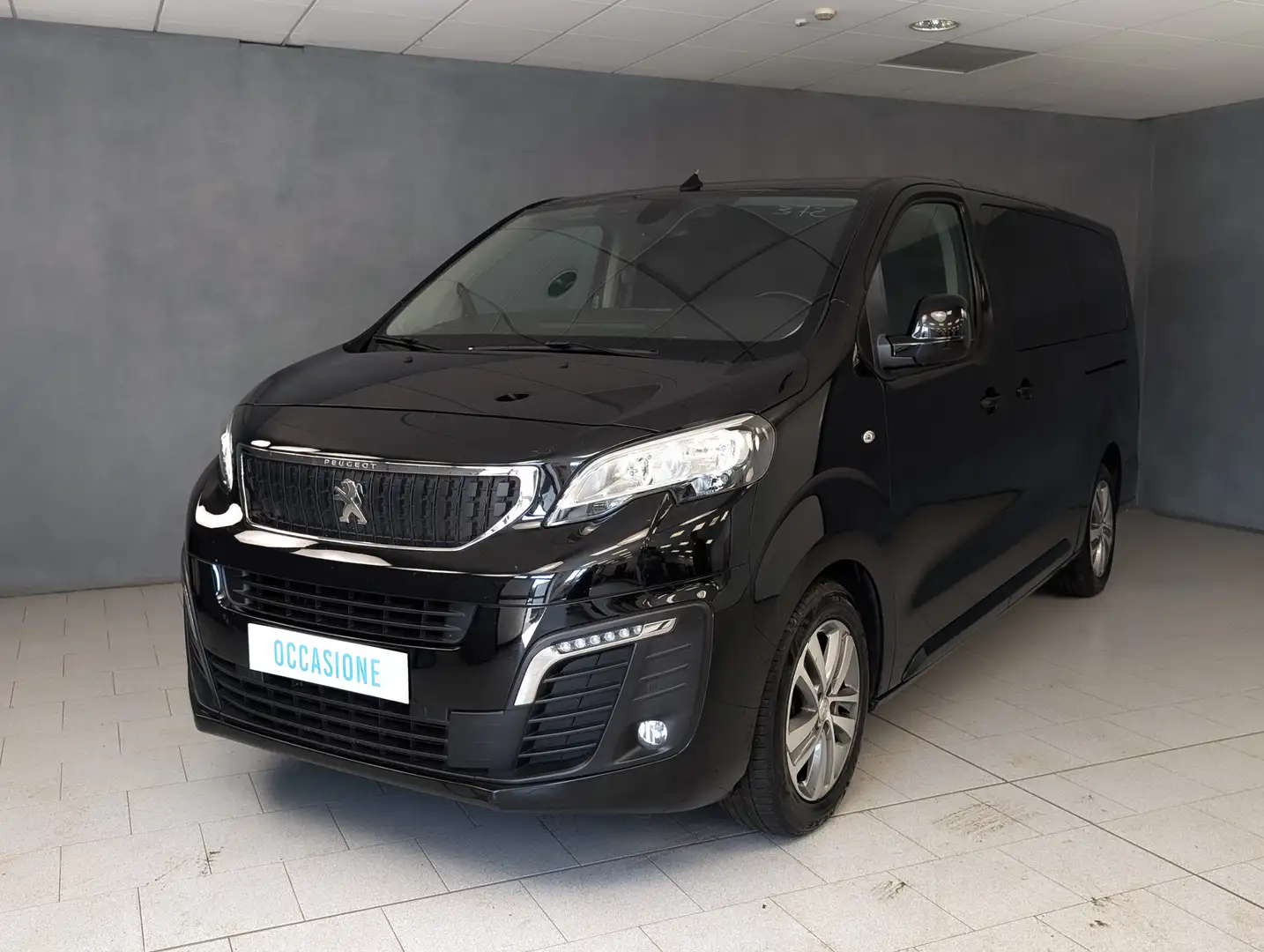Peugeot Traveller 2.0 BLUEHDI 180CV EAT8 BUSINESS LONG Černá - 2