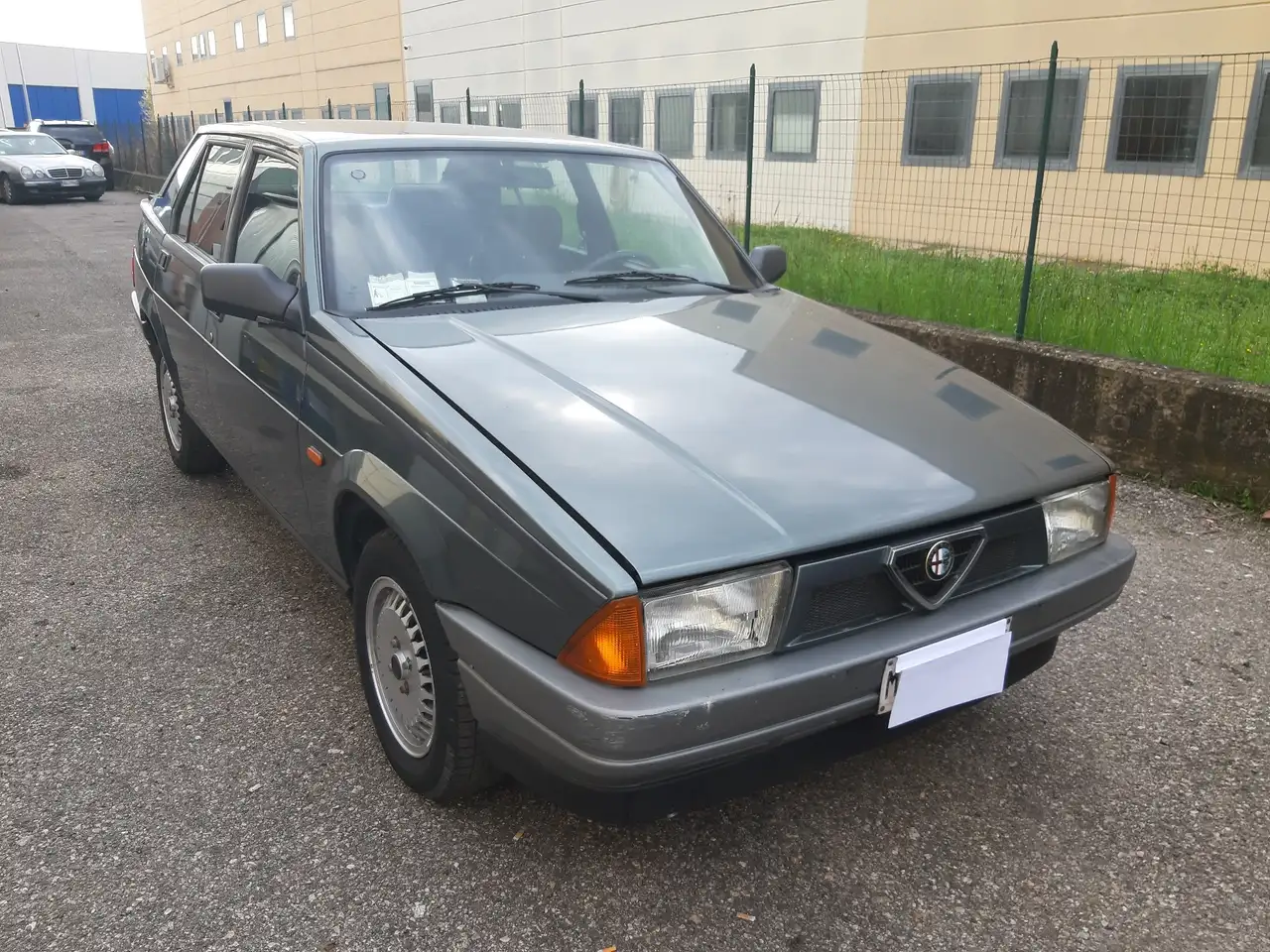 Alfa Romeo 75 1.8 ie Serie Speciale, foto 2
