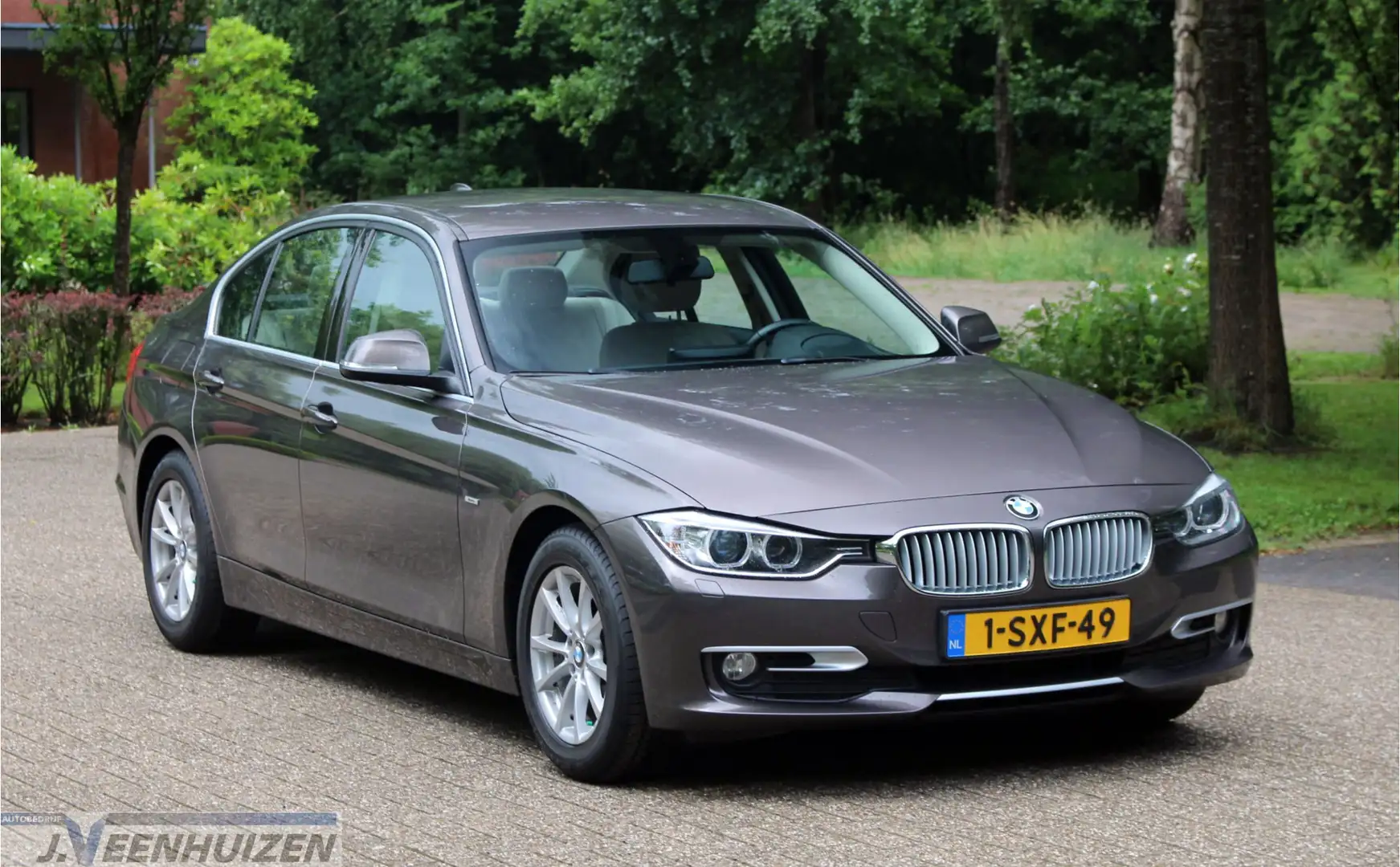 BMW 320 3-serie 320i EfficientDynamics Edition High Execut Bruin - 1