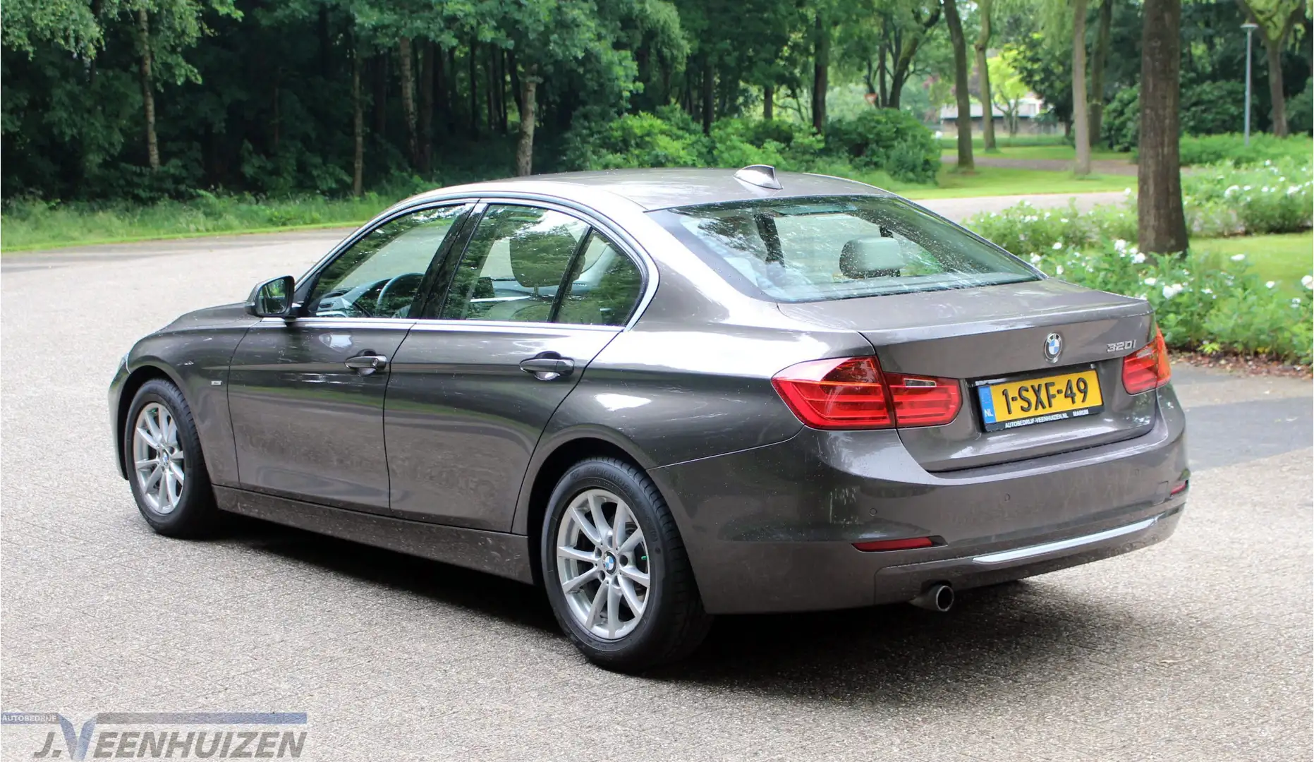 BMW 320 3-serie 320i EfficientDynamics Edition High Execut Bruin - 2