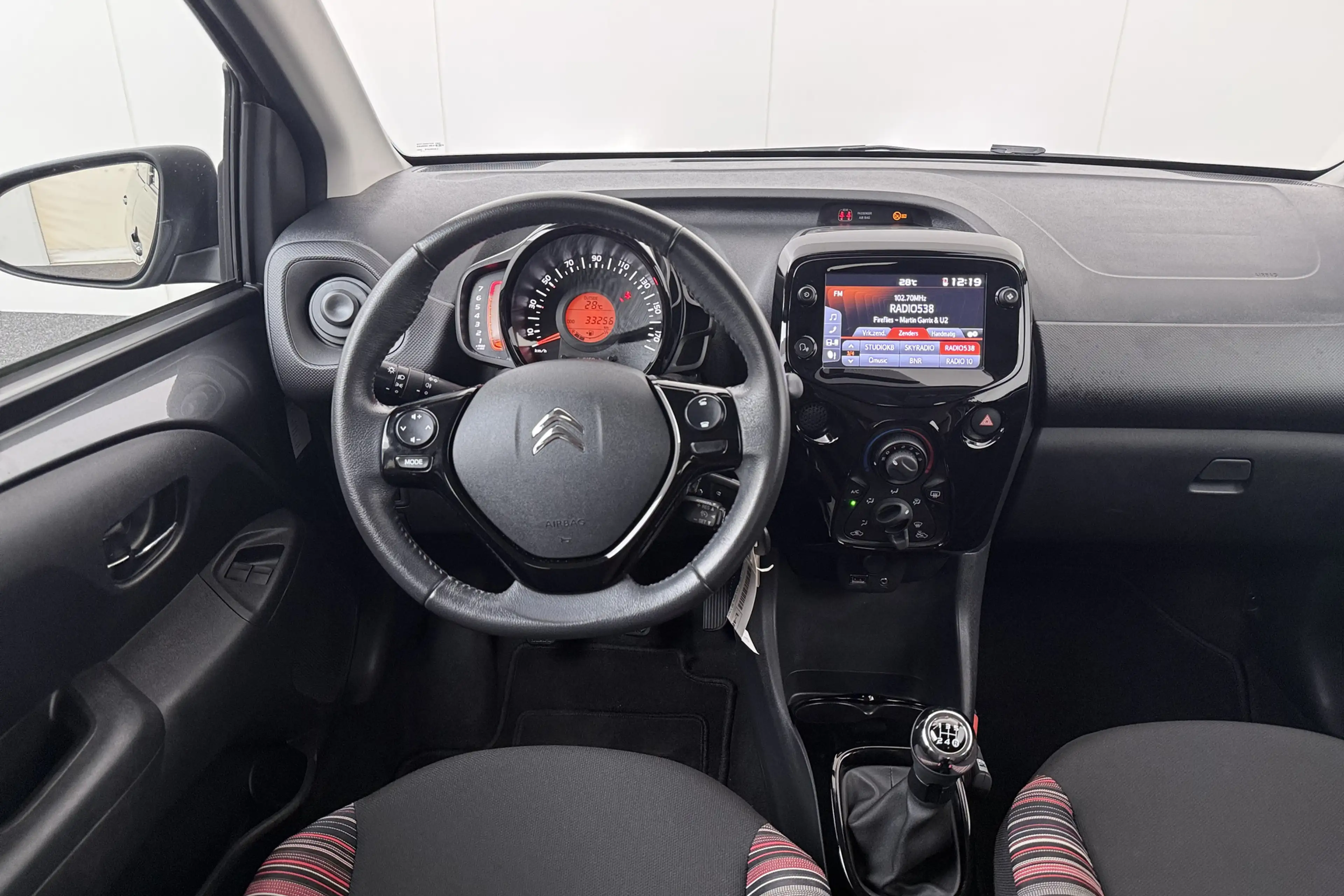 Citroen C1 1.0 VTi Shine Comfort Plus Climate Camera Carplay — photo 8