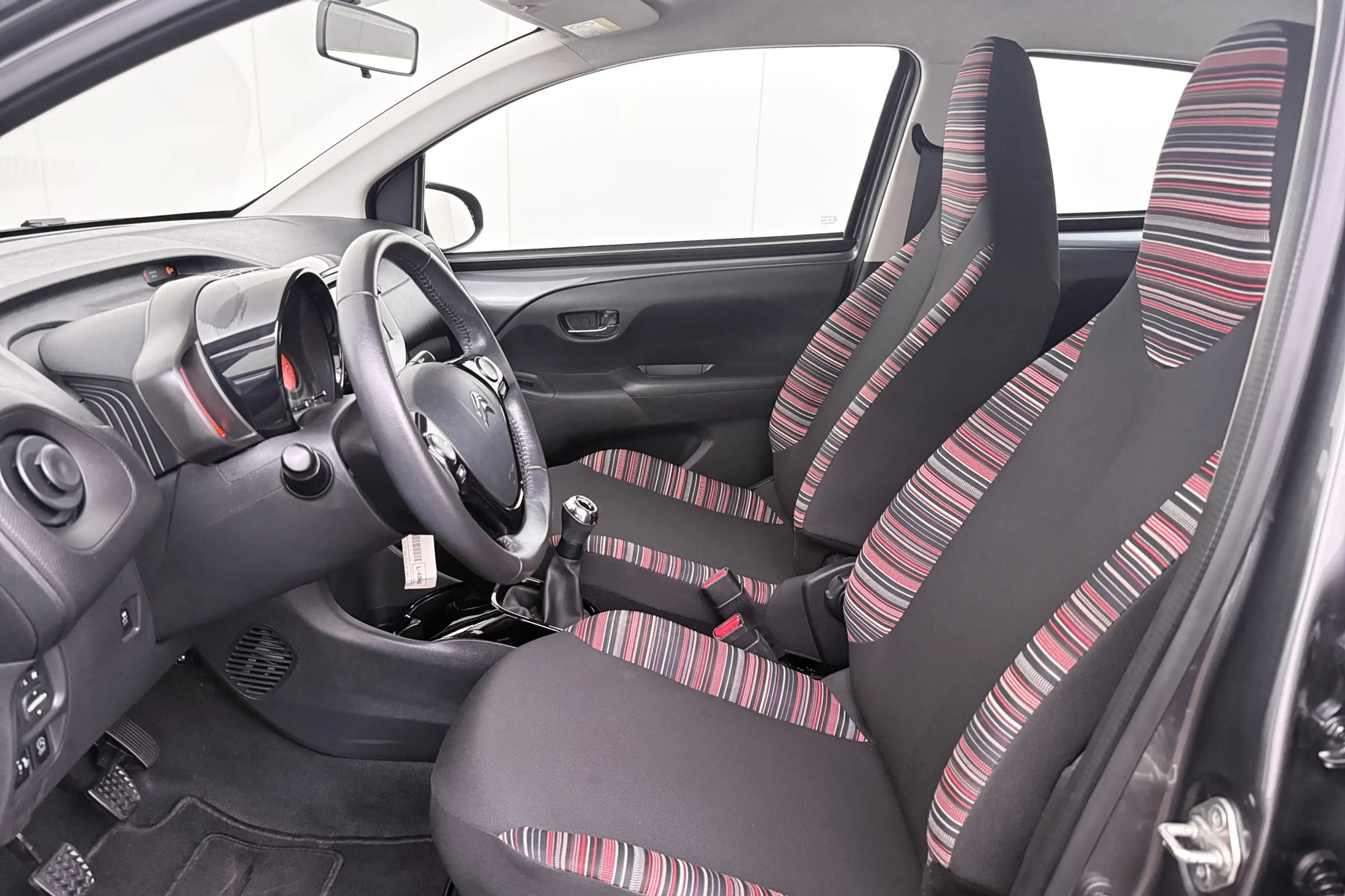 Citroen C1 1.0 VTi Shine Comfort Plus Climate Camera Carplay — photo 10