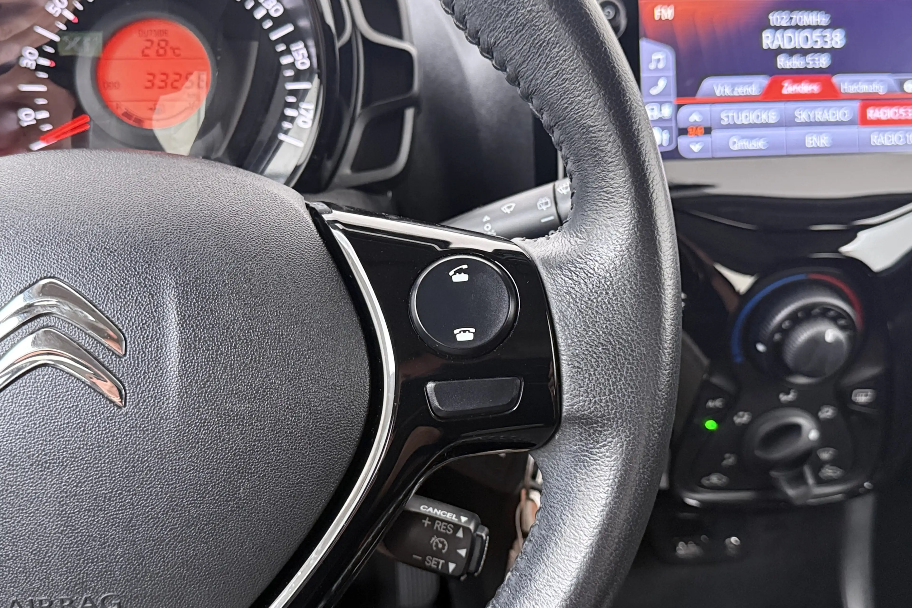 Citroen C1 1.0 VTi Shine Comfort Plus Climate Camera Carplay — photo 19