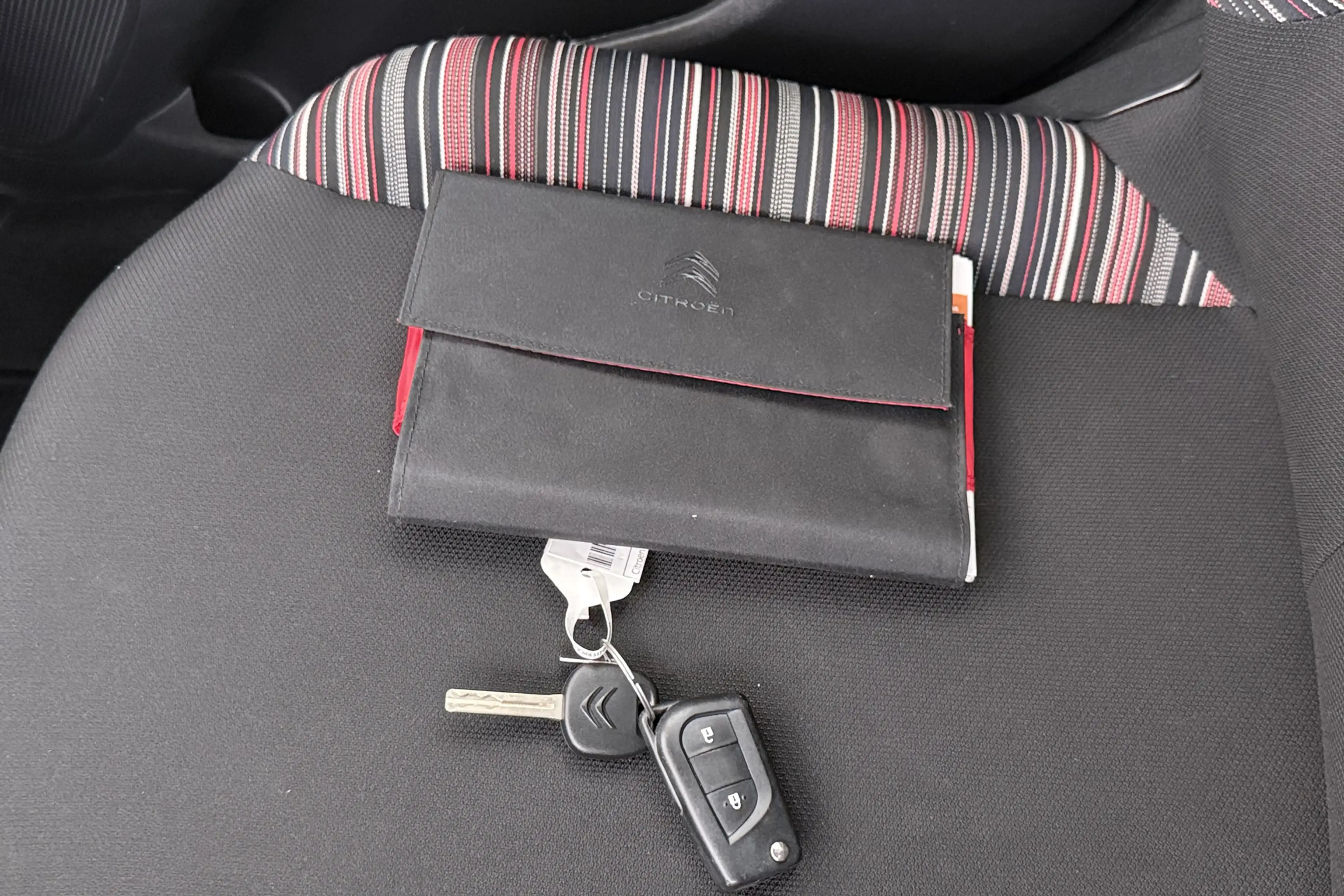 Citroen C1 1.0 VTi Shine Comfort Plus Climate Camera Carplay — photo 29