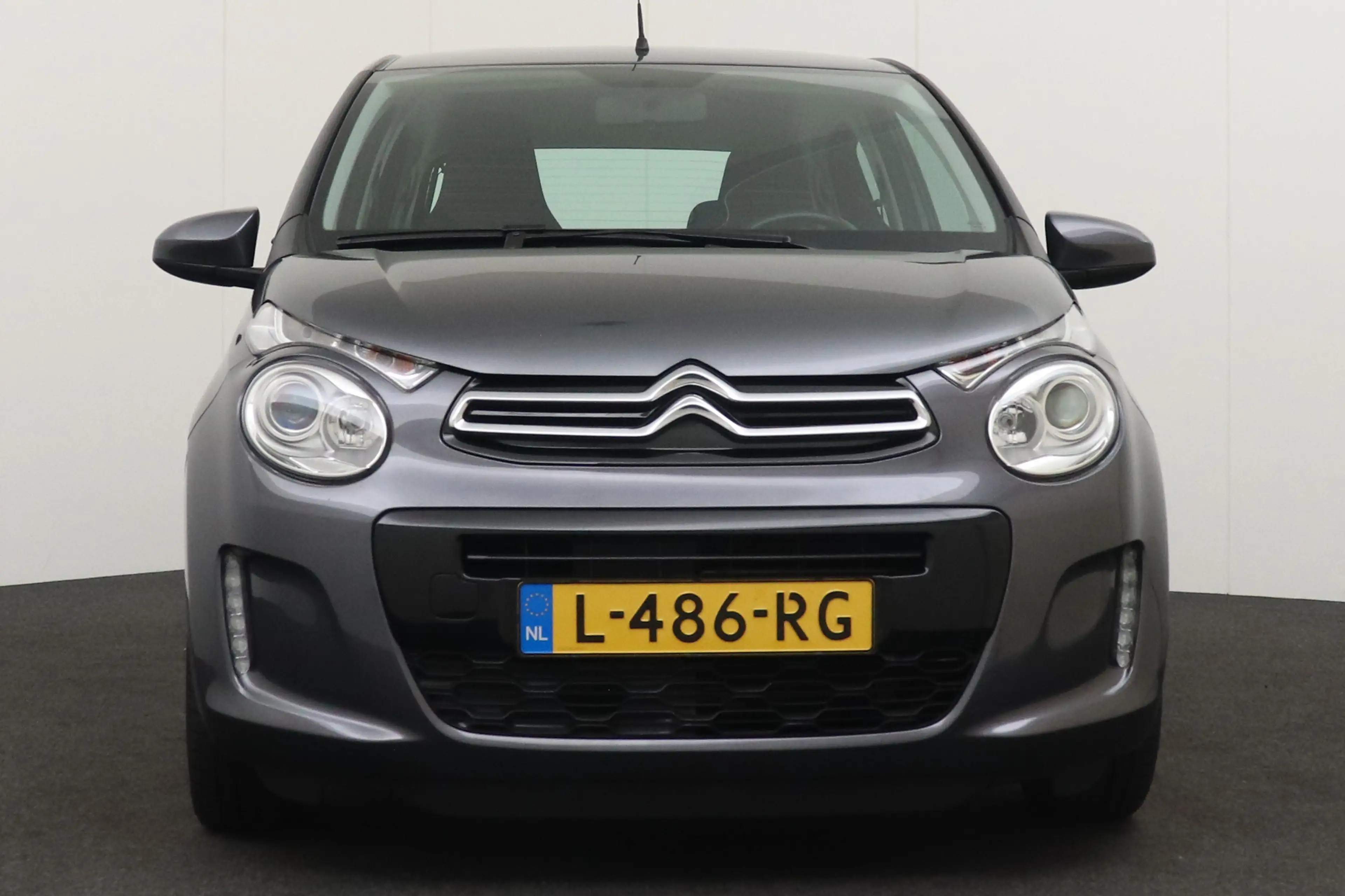 Citroen C1 1.0 VTi Shine Comfort Plus Climate Camera Carplay — photo 3