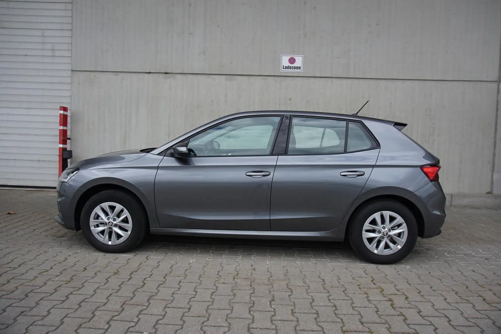 Skoda Fabia 1.0TSI Navi/MirrorLi SHZ PDC Tempomat Szürke - 2