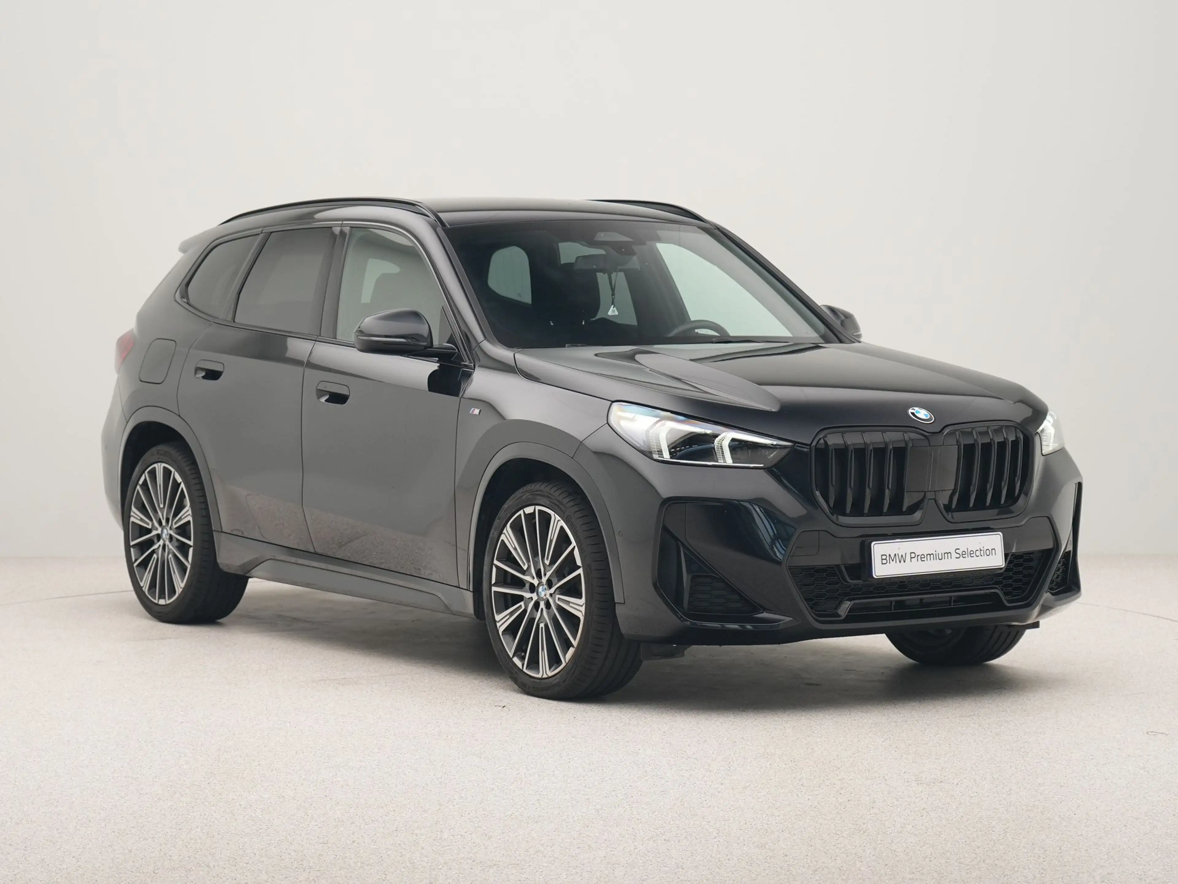 BMW X1 sDrive18i — photo 3