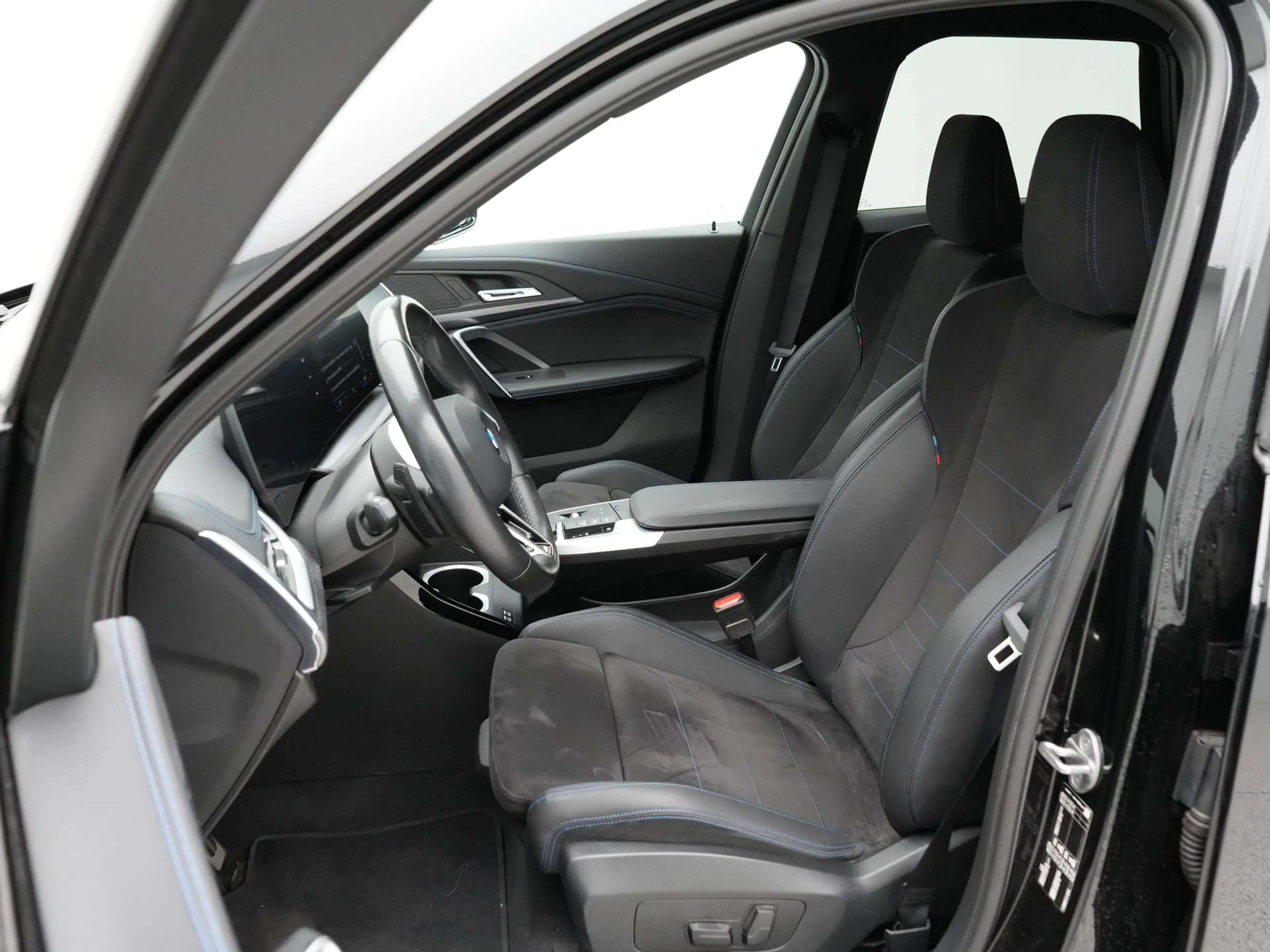 BMW X1 sDrive18i — photo 12