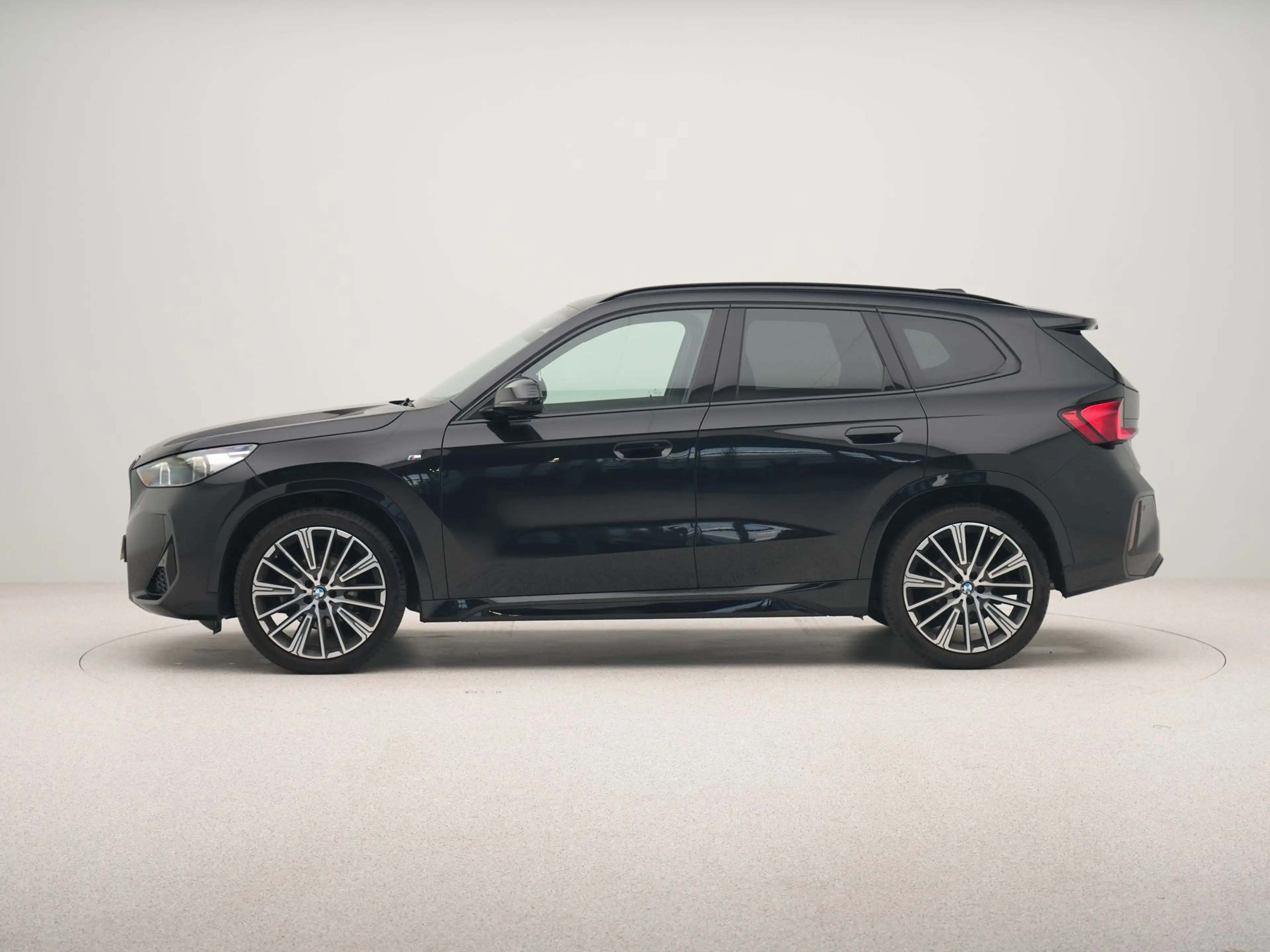 BMW X1 sDrive18i — photo 8