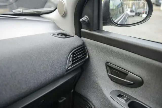 Lancia Ypsilon view 29