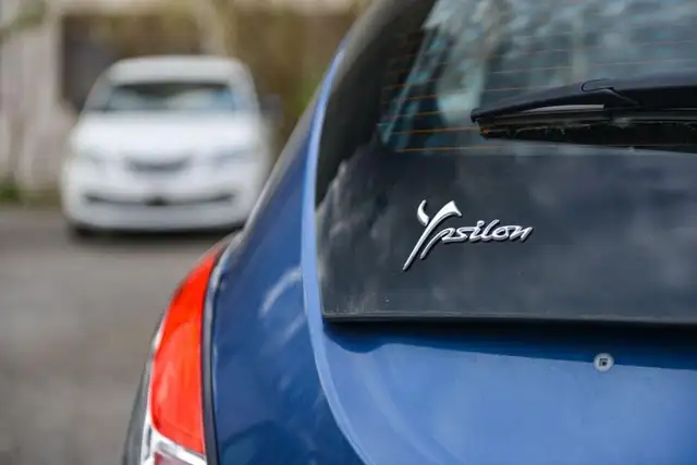 Lancia Ypsilon view 13