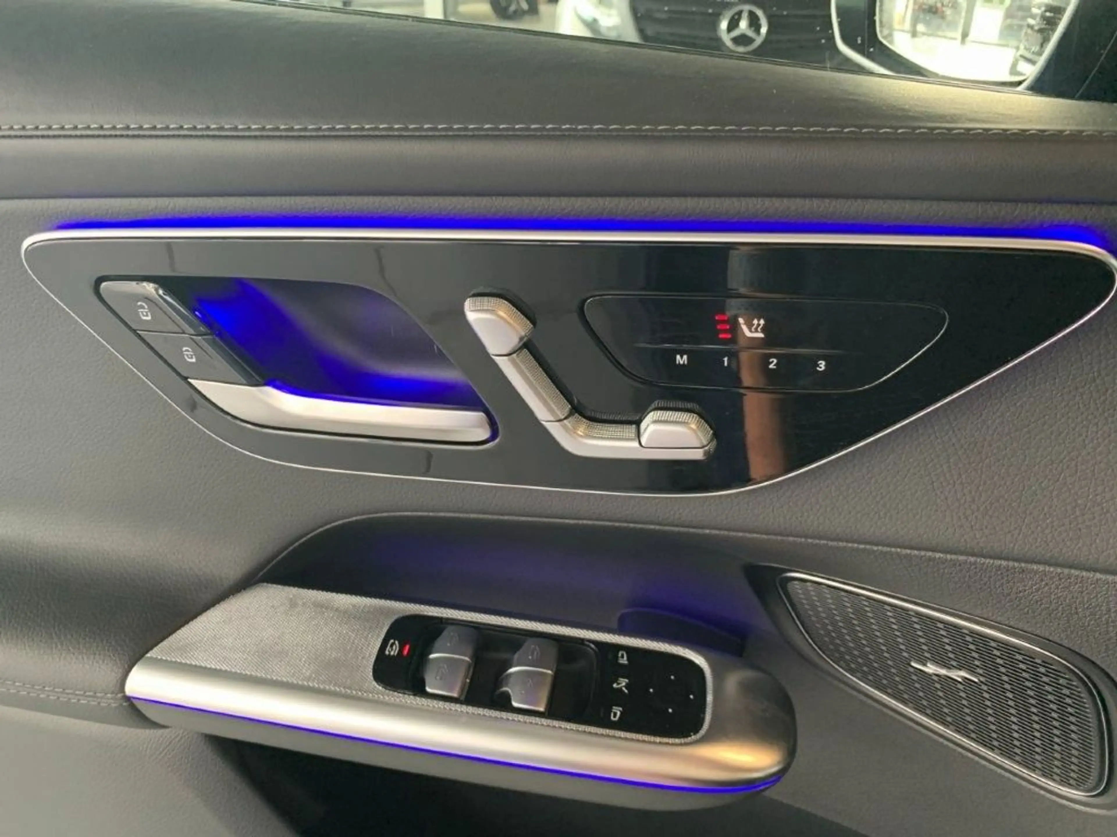 Mercedes-Benz GLC 450 d 4M AMG Line Pano AHK Night Memory 360 — photo 13