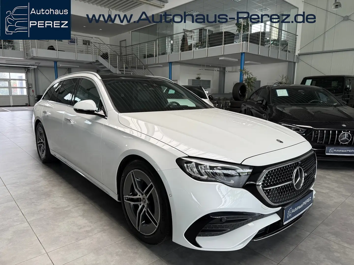Mercedes-Benz E 220 T d AMG DISTRONIC-PANORAMA-AHK-WINTER-LED Bianco - 1