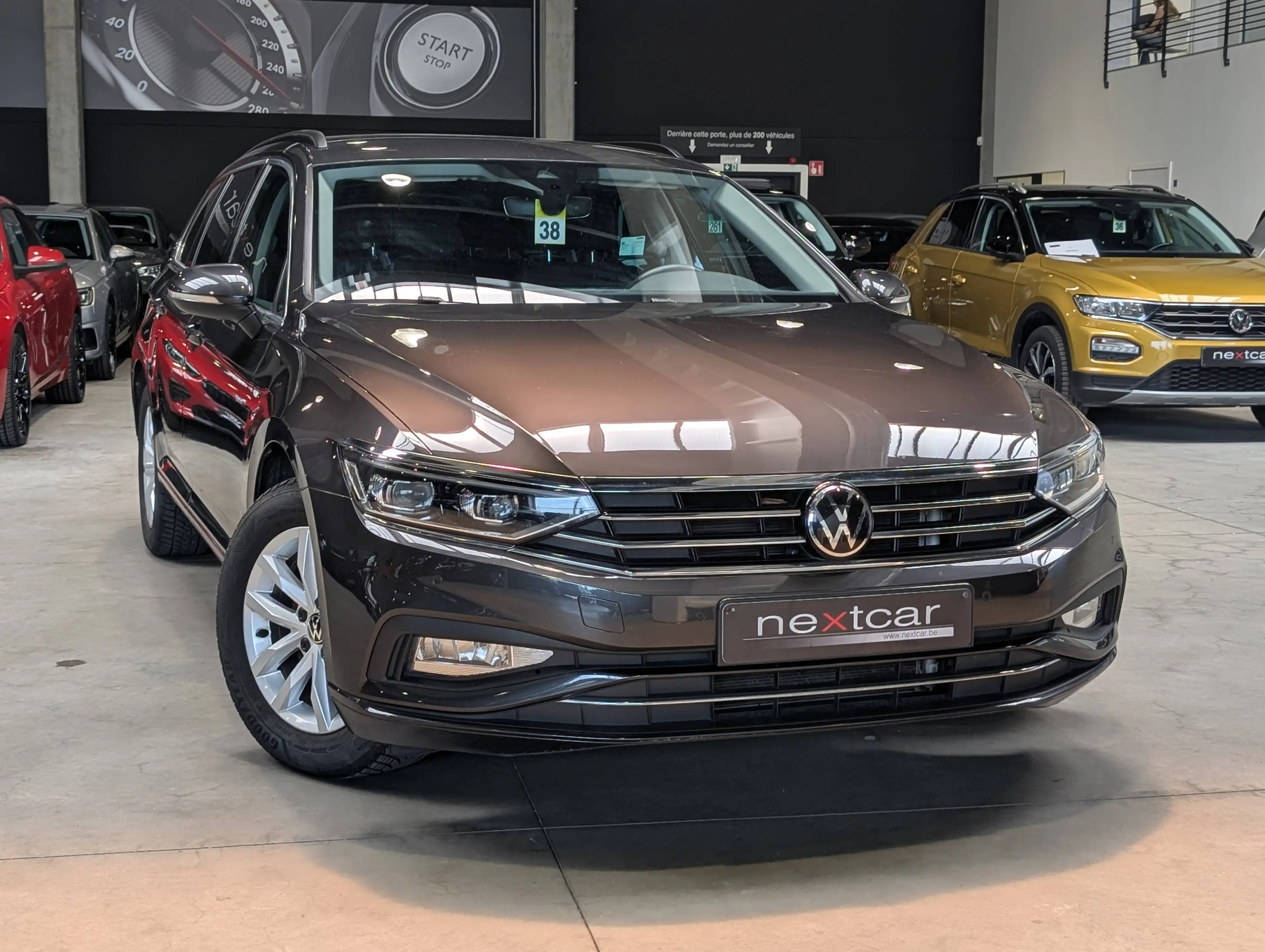 Volkswagen Passat Variant 2.0TDi Style DSG *FULL LED-NAVI-CAMERA-PARKING* — photo 2