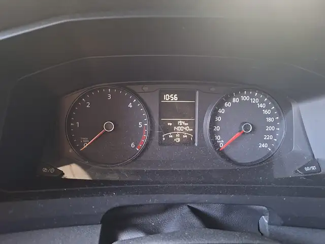 Volkswagen Transporter view 13