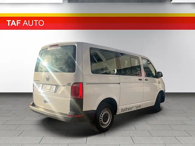 Volkswagen Transporter view 8