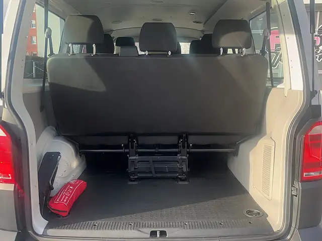 Volkswagen Transporter view 10