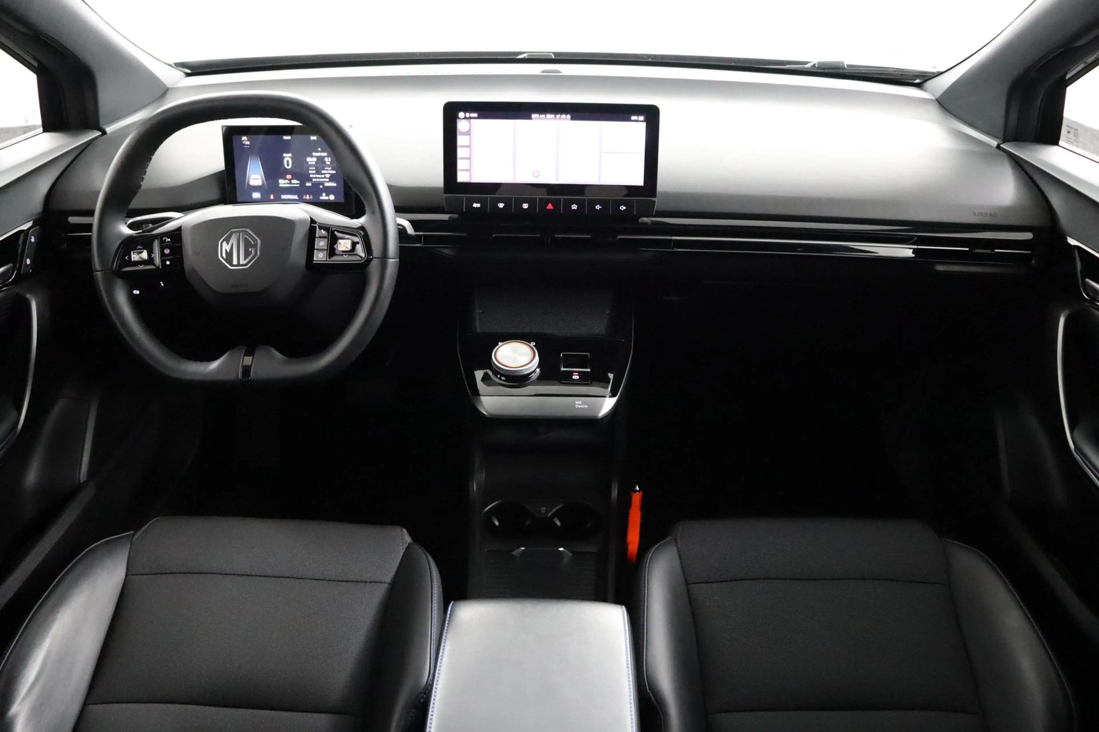 MG MG4 Electric Luxury 64 kWh — photo 4