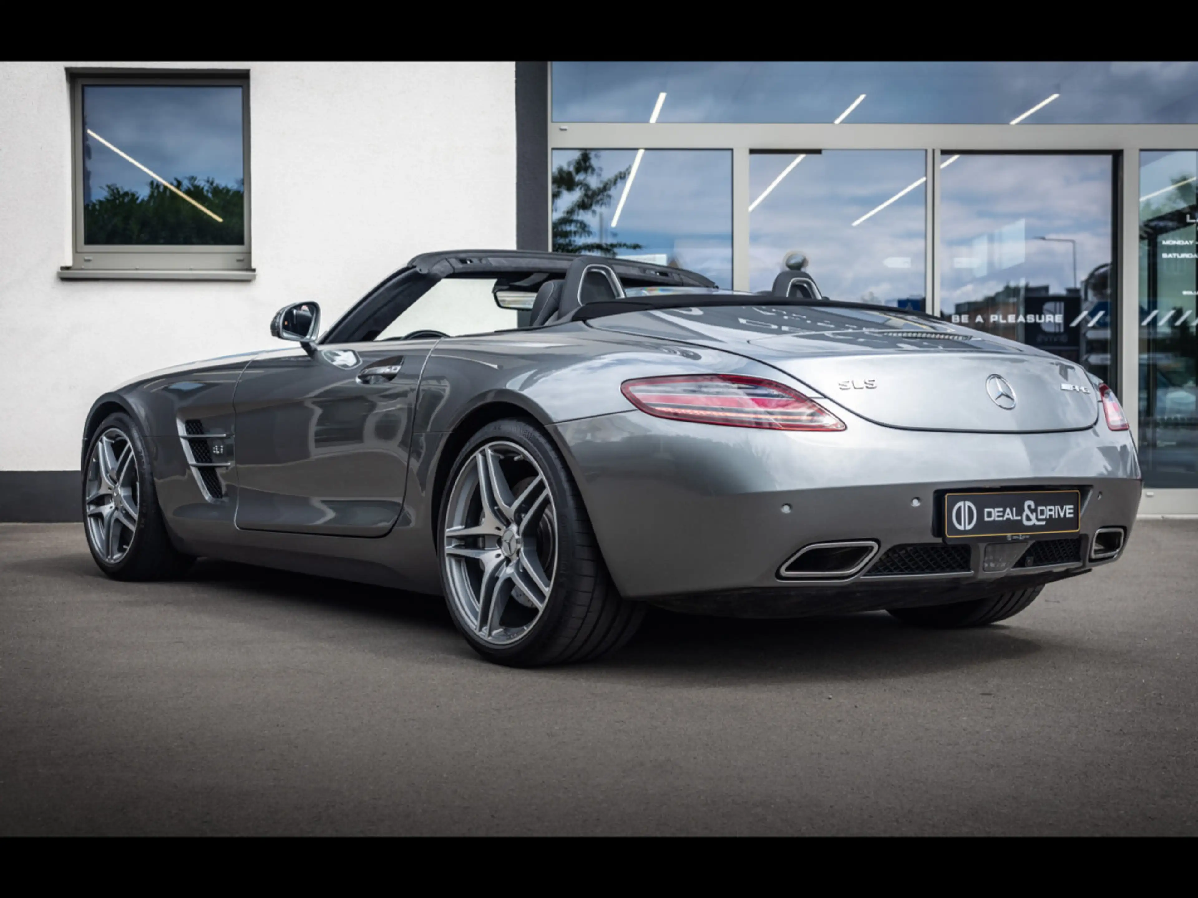 Mercedes-Benz SLS AMG ROADSTER 6.3 V8°HIMALAYAS GREY°KAM°B&O°AIRSCAR — photo 3