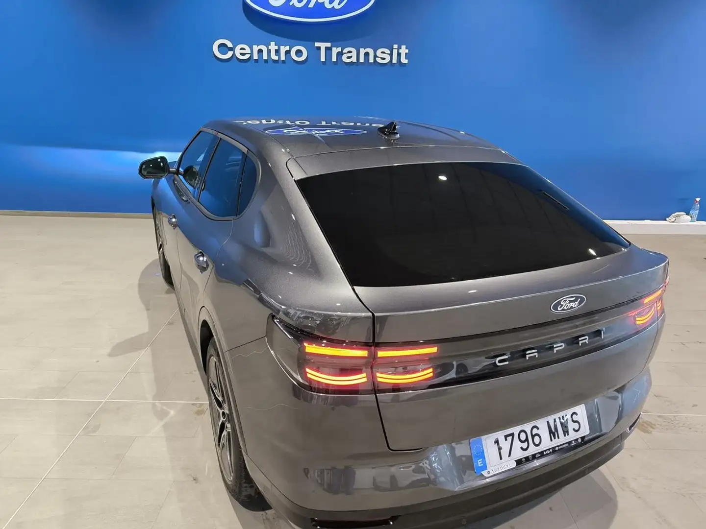 Ford Capri CX740L Premium R. Ext. RWD 77kWh 286CV Gris - 2